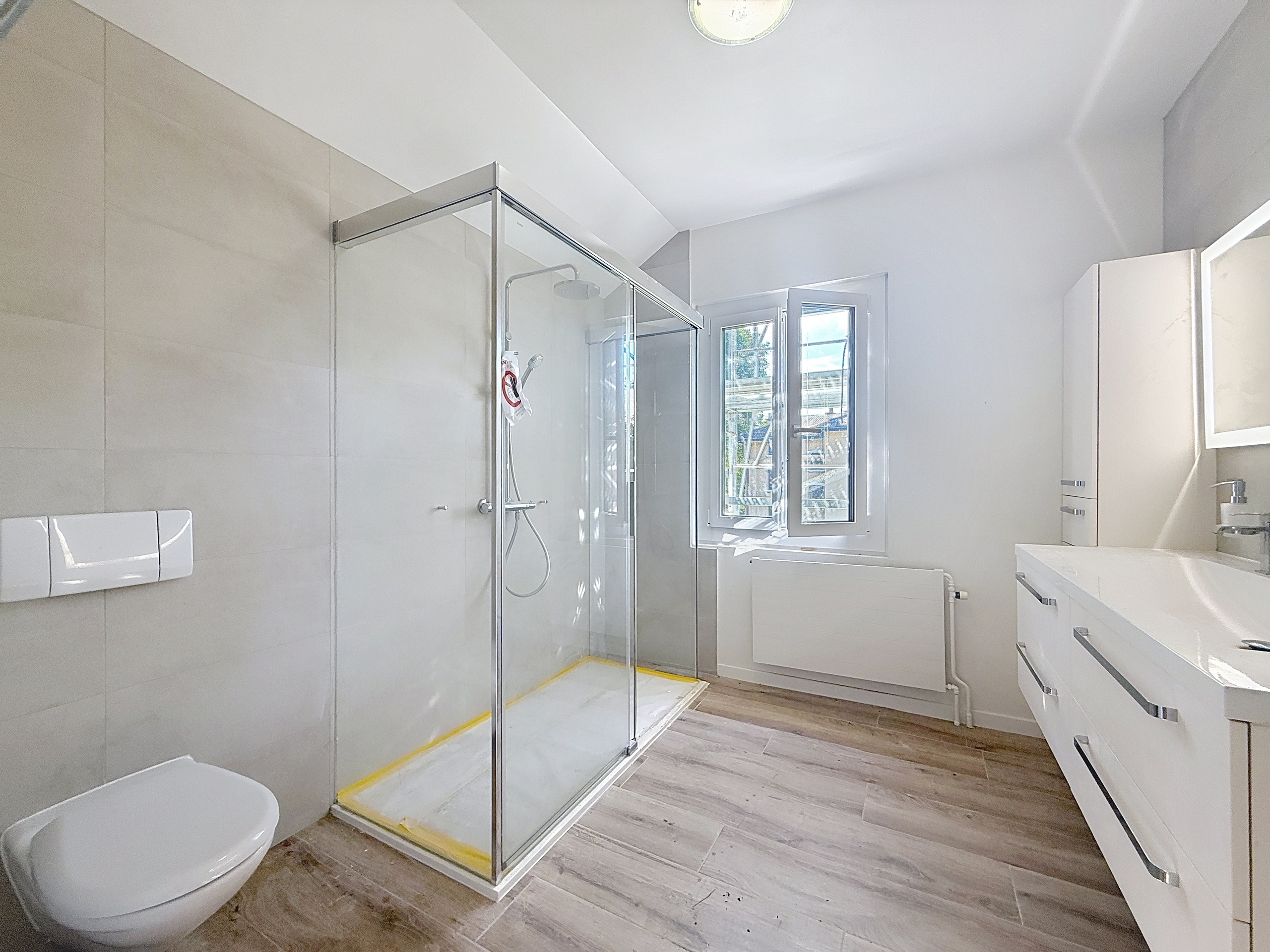 Salle de douche/WC Salle de douche/WC