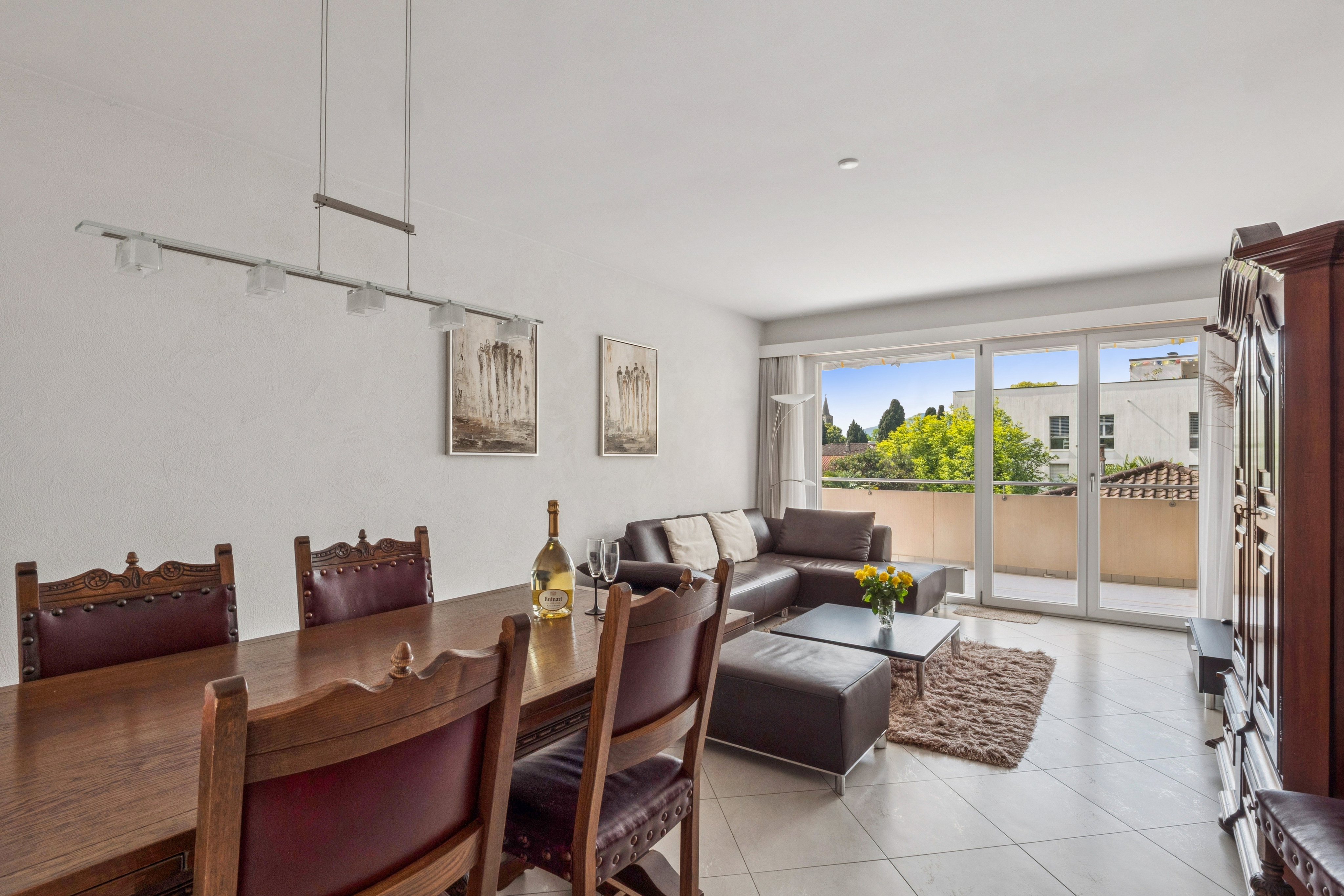 Dal luminoso soggiorno si accede direttamente alla terrazza!