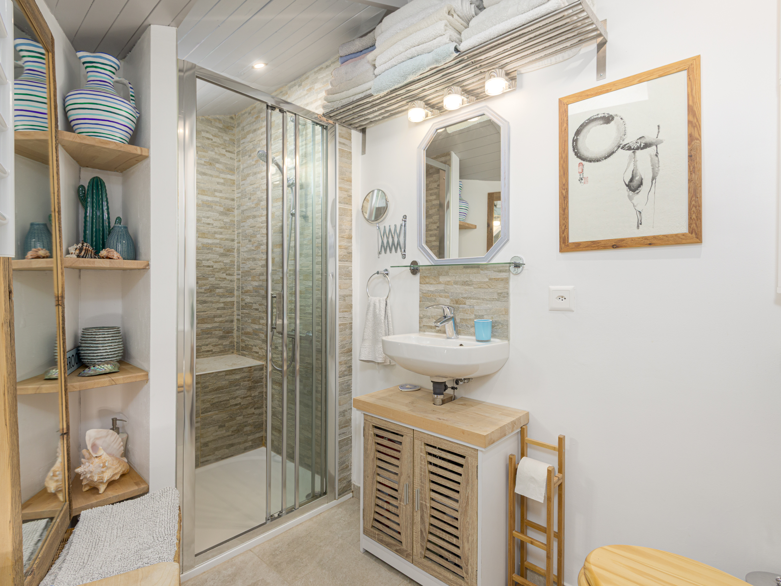 Salle de douche aux combles