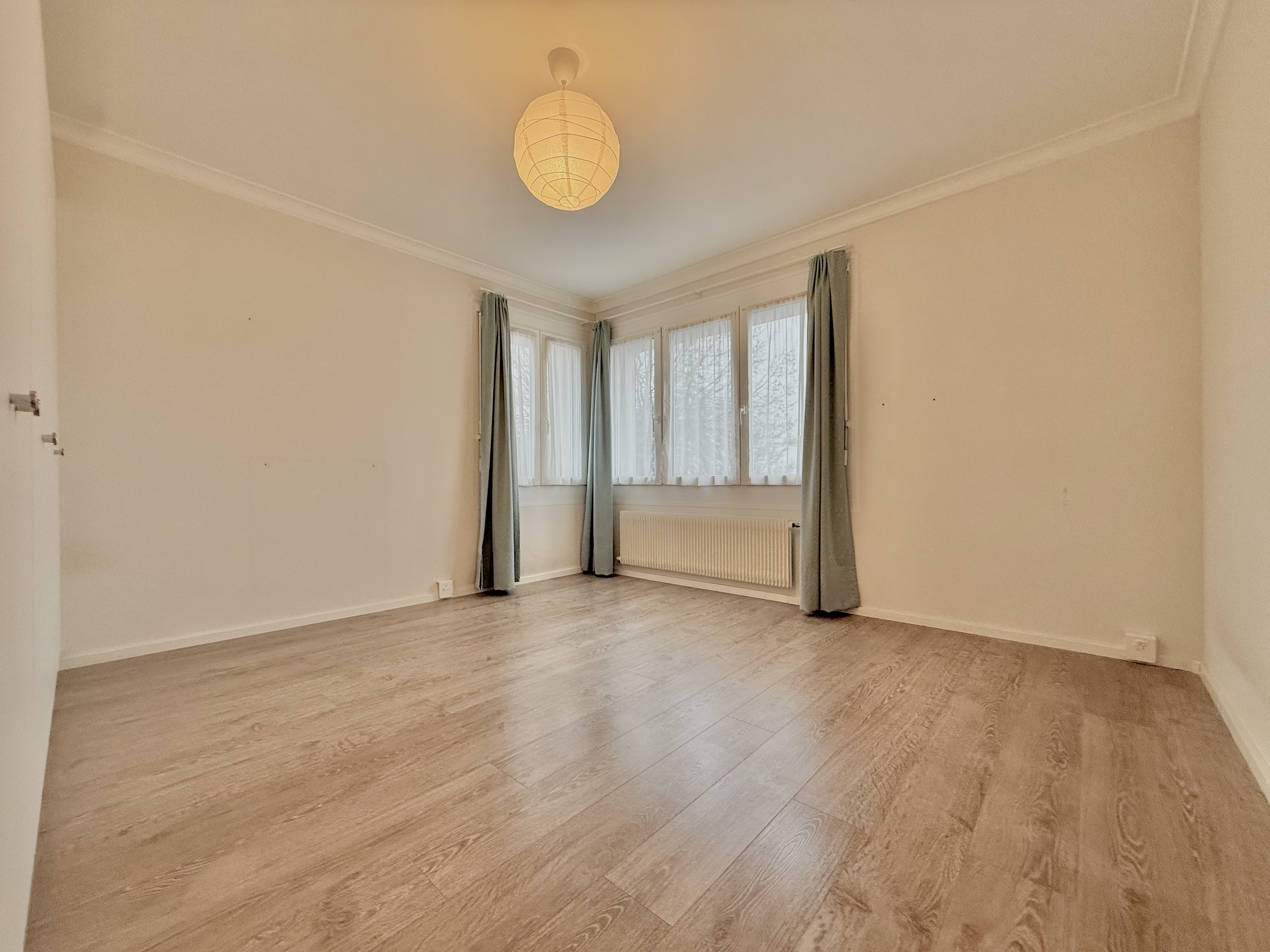 chambre 2 / armoires murales