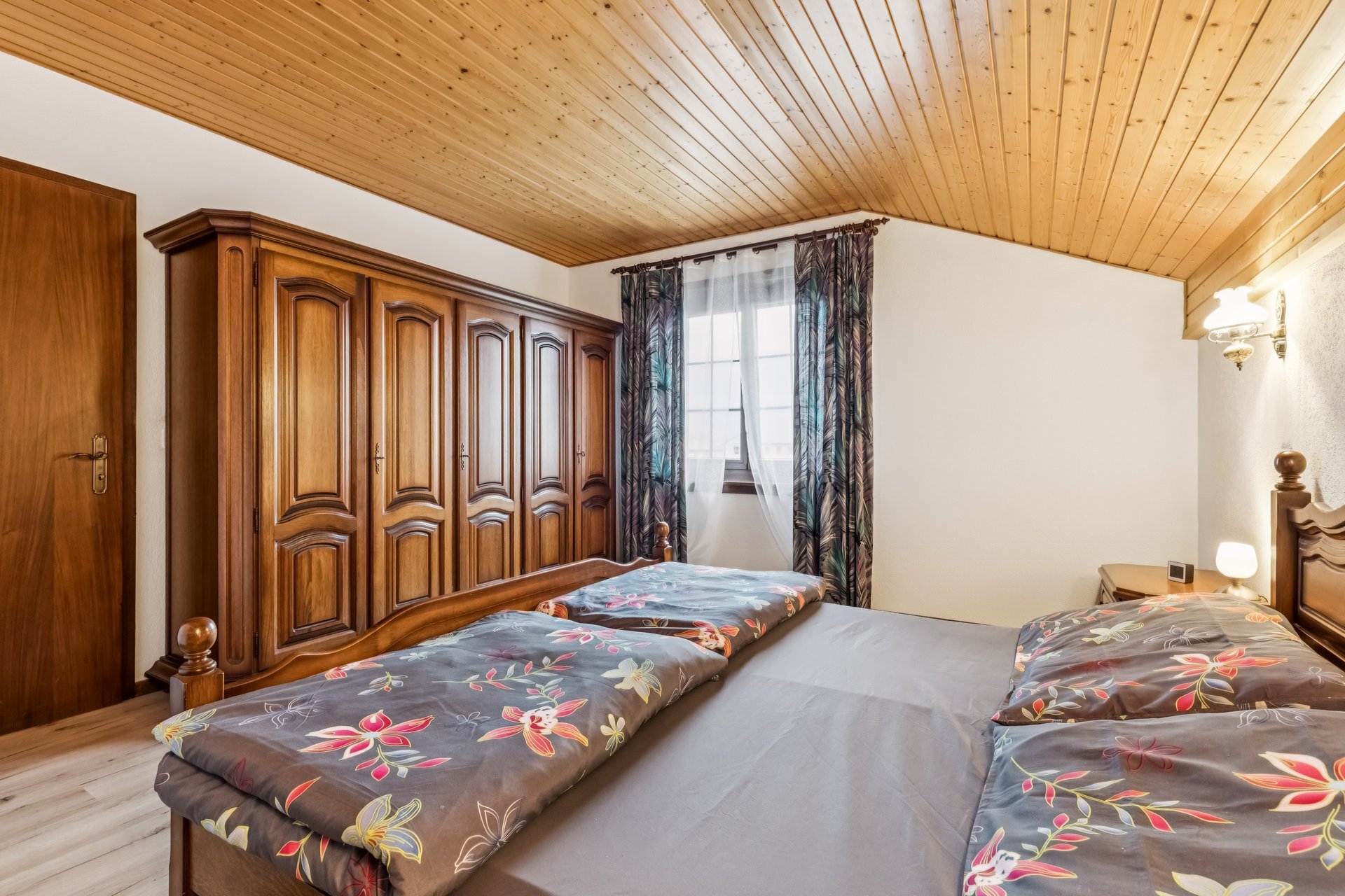 Interior view 8