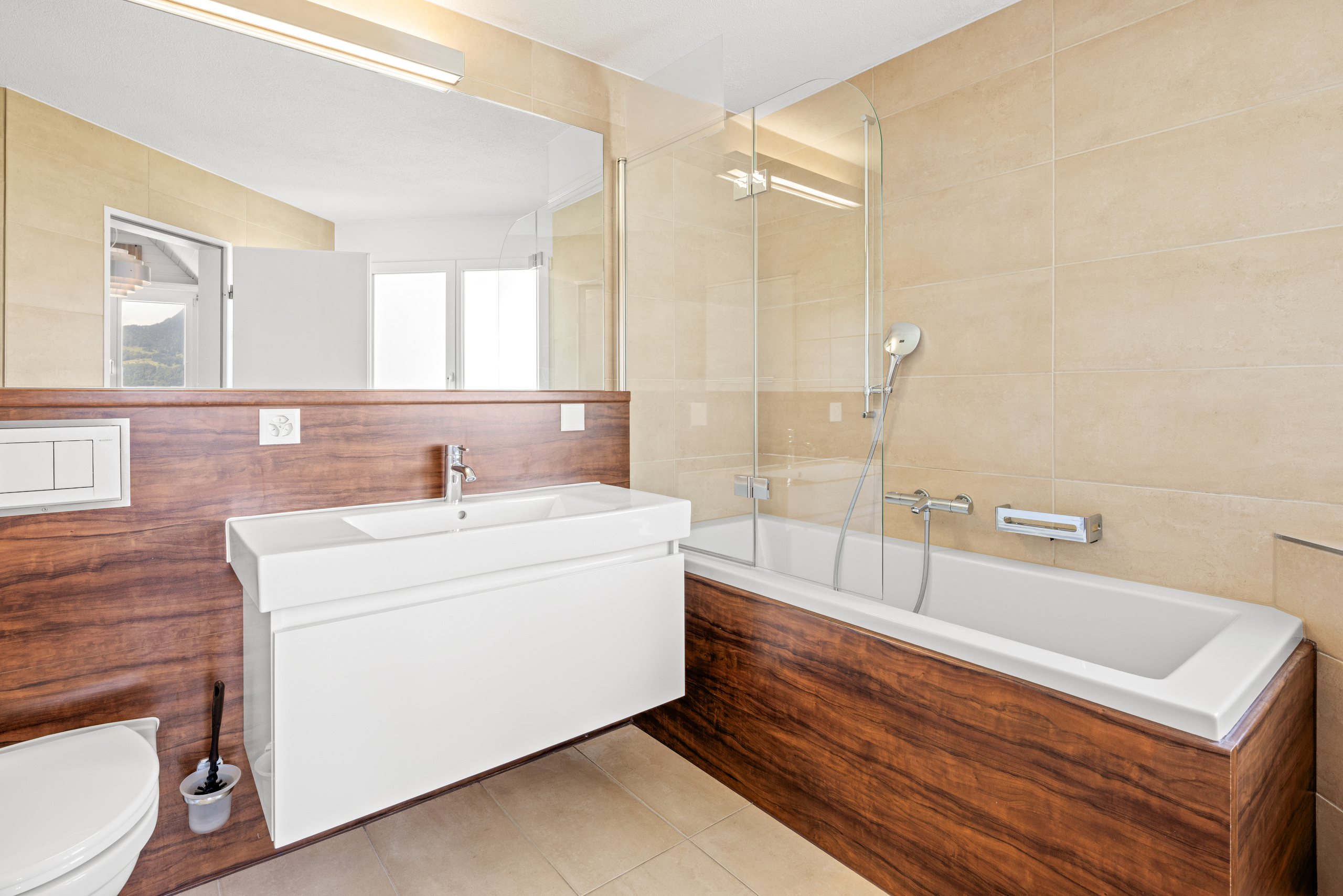 Interior view 6