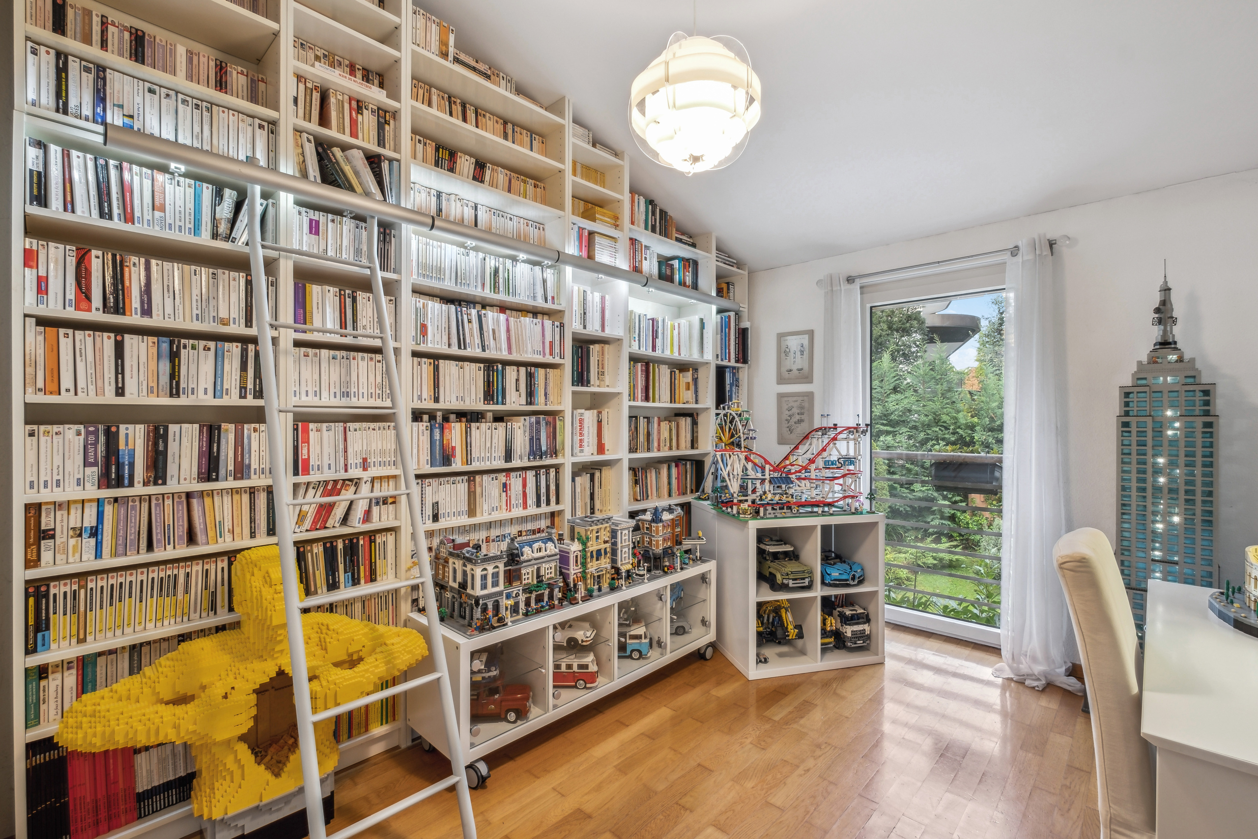 Schlafzimmer mit integriertem Stauraum