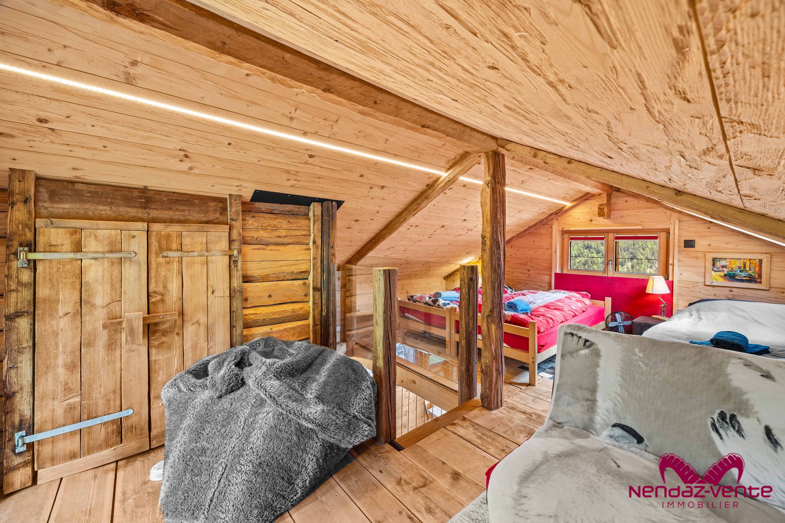 Interior view 6