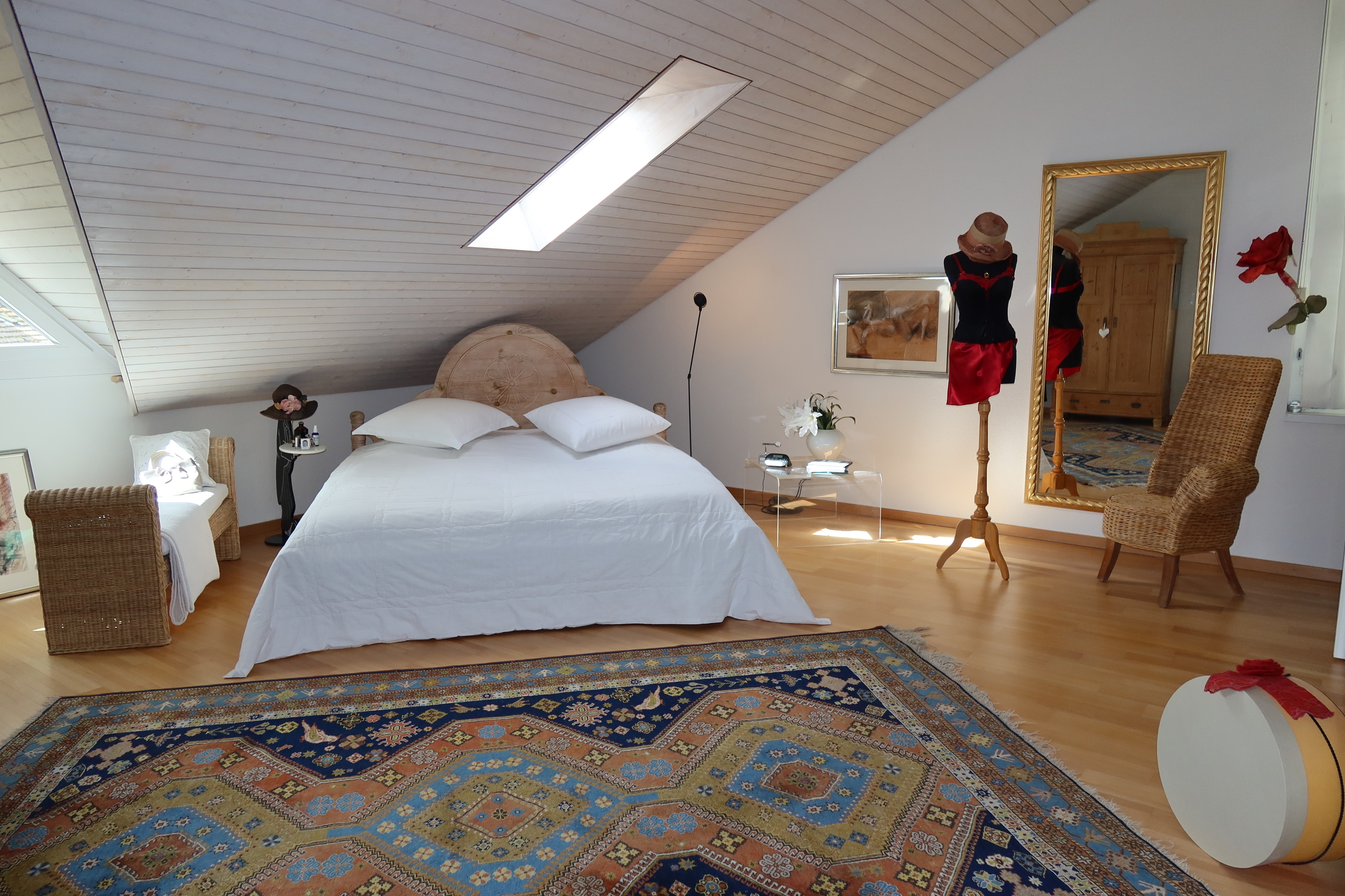 Grosses Schlafzimmer 2. OG Grosses Schlafzimmer 2. OG