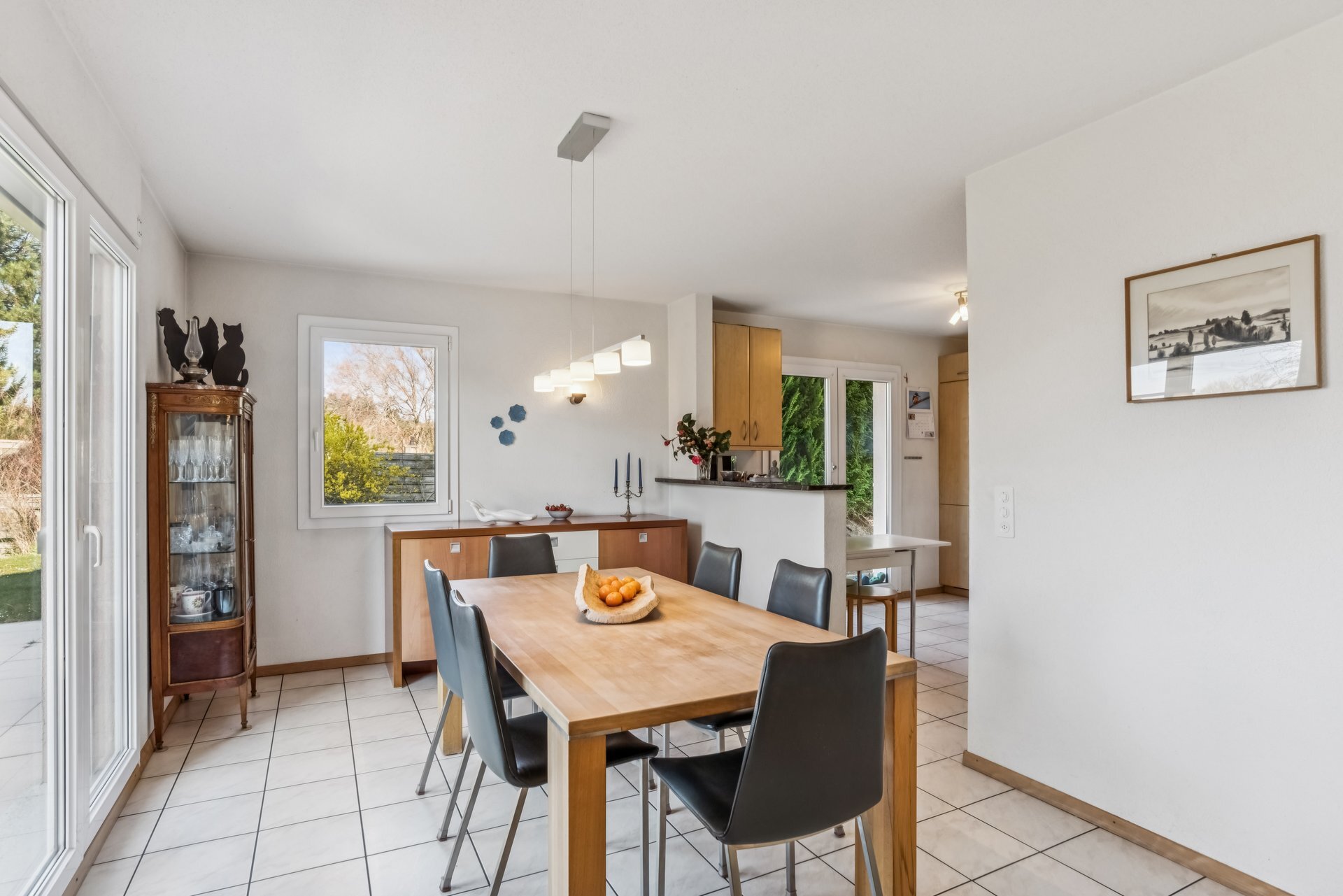 Salle à manger avec accès terrasse