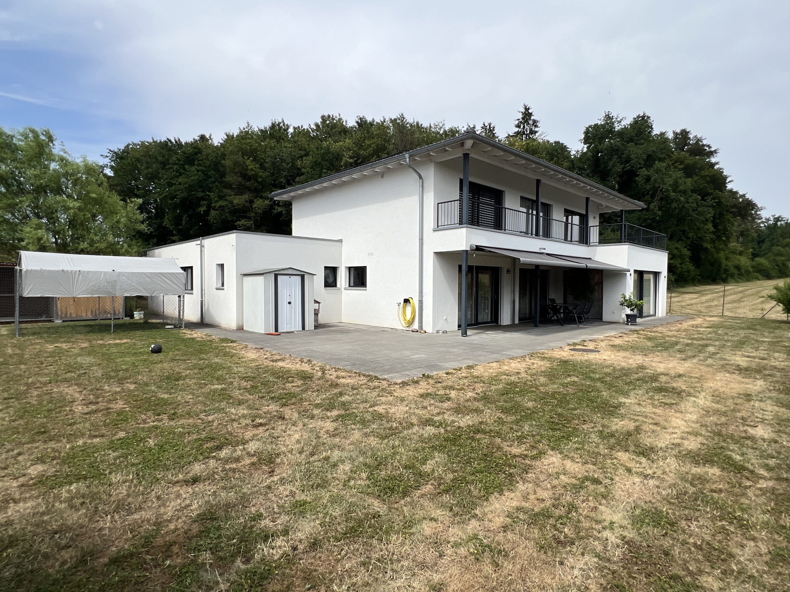 Exterior view 3