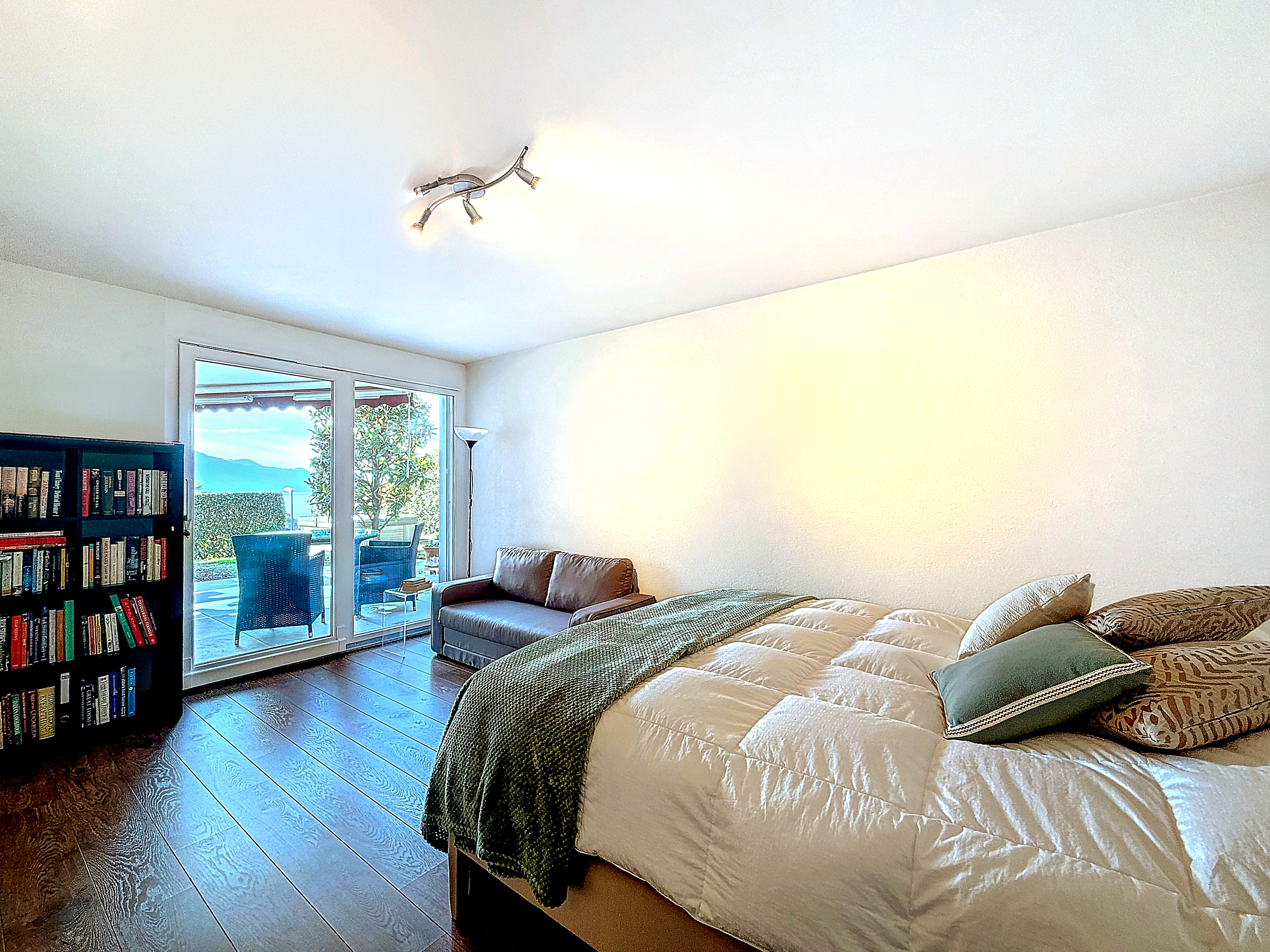 Interior view 6