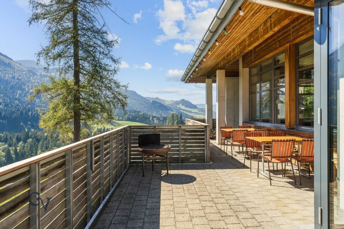 Terrasse rechts - vom Gastraum aus gesehen Terrasse rechts - vom Gastraum aus gesehen