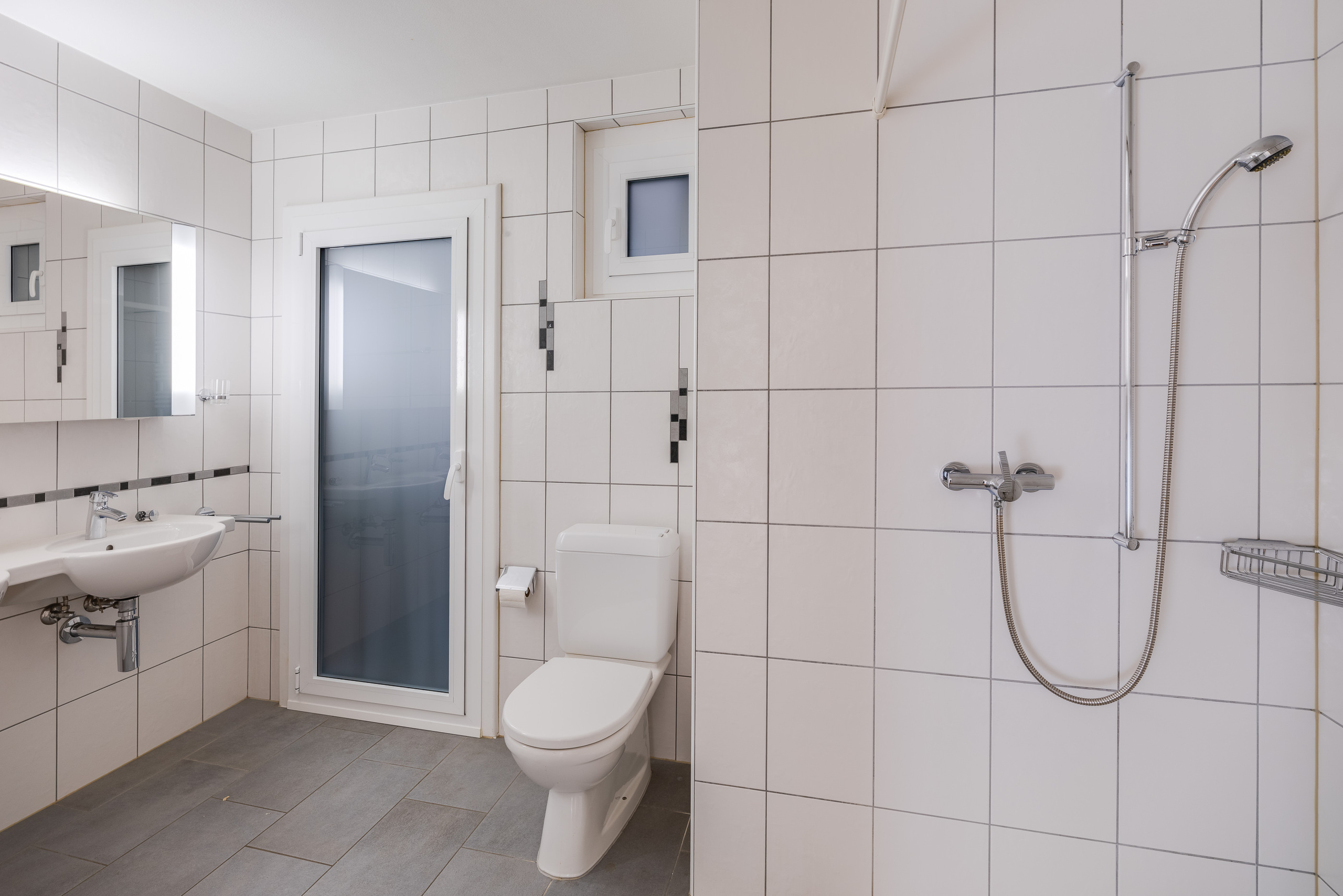 1. STOCK WEST 2. NASSZELLE