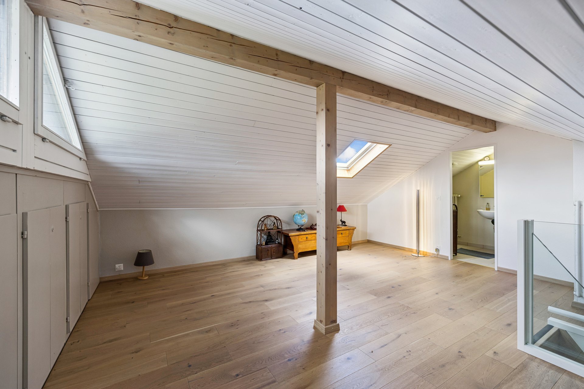 Second niveau avec salle de bains