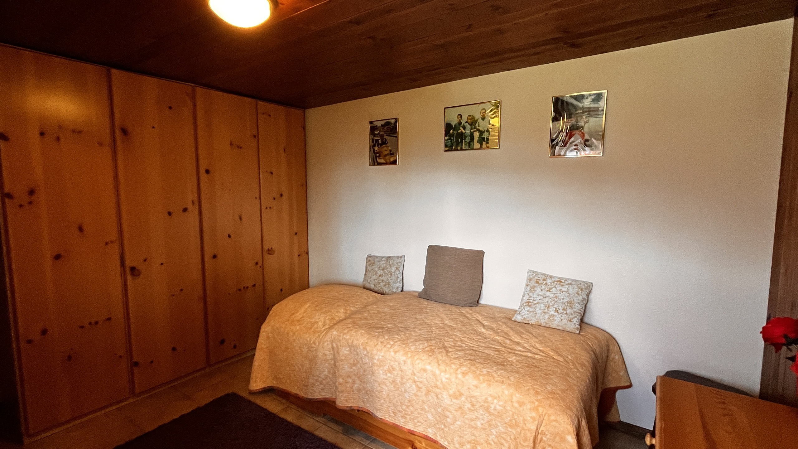 Chambre au rez inférieur Chambre au rez inférieur