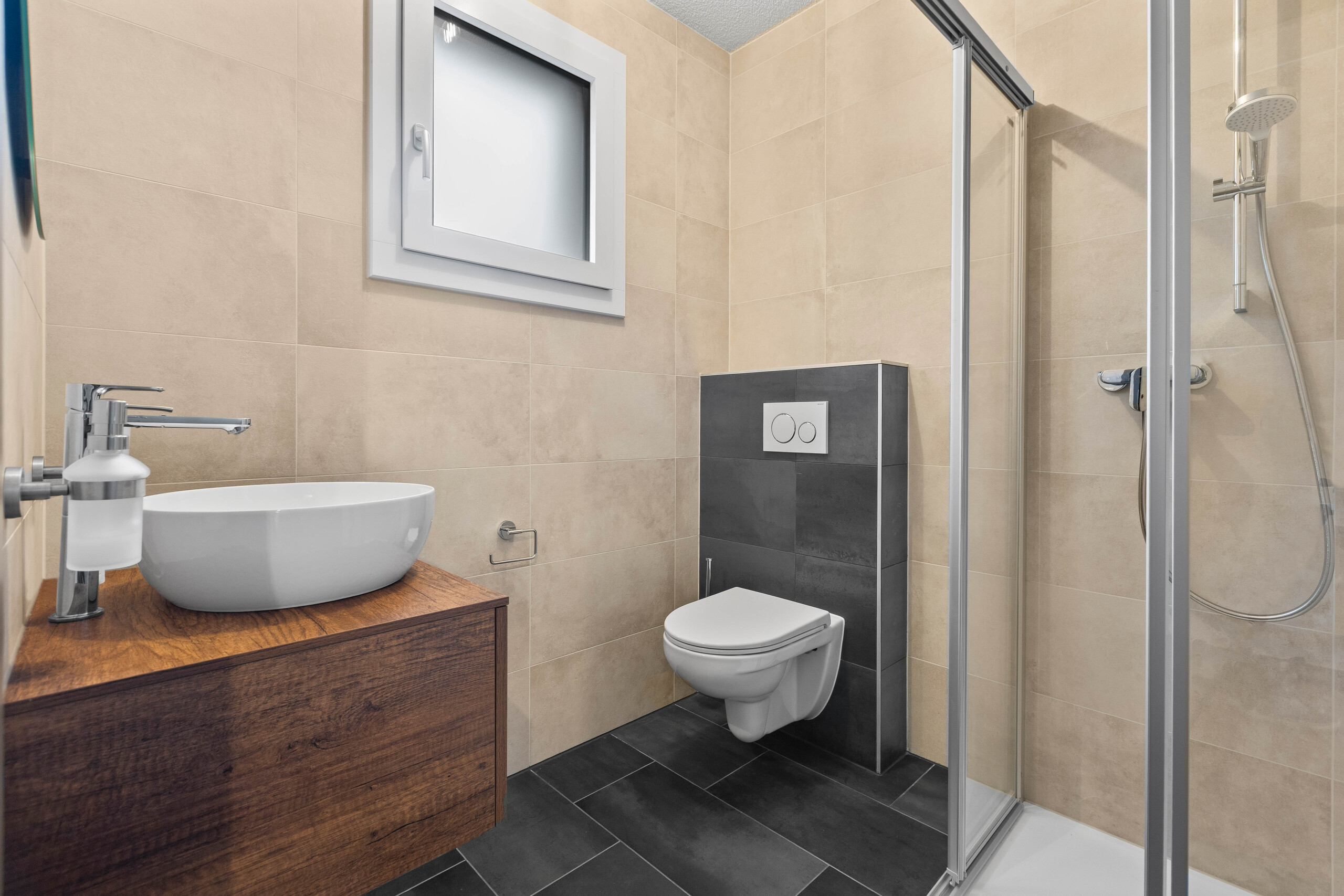 Salle de bain 2  - Non contractuel
