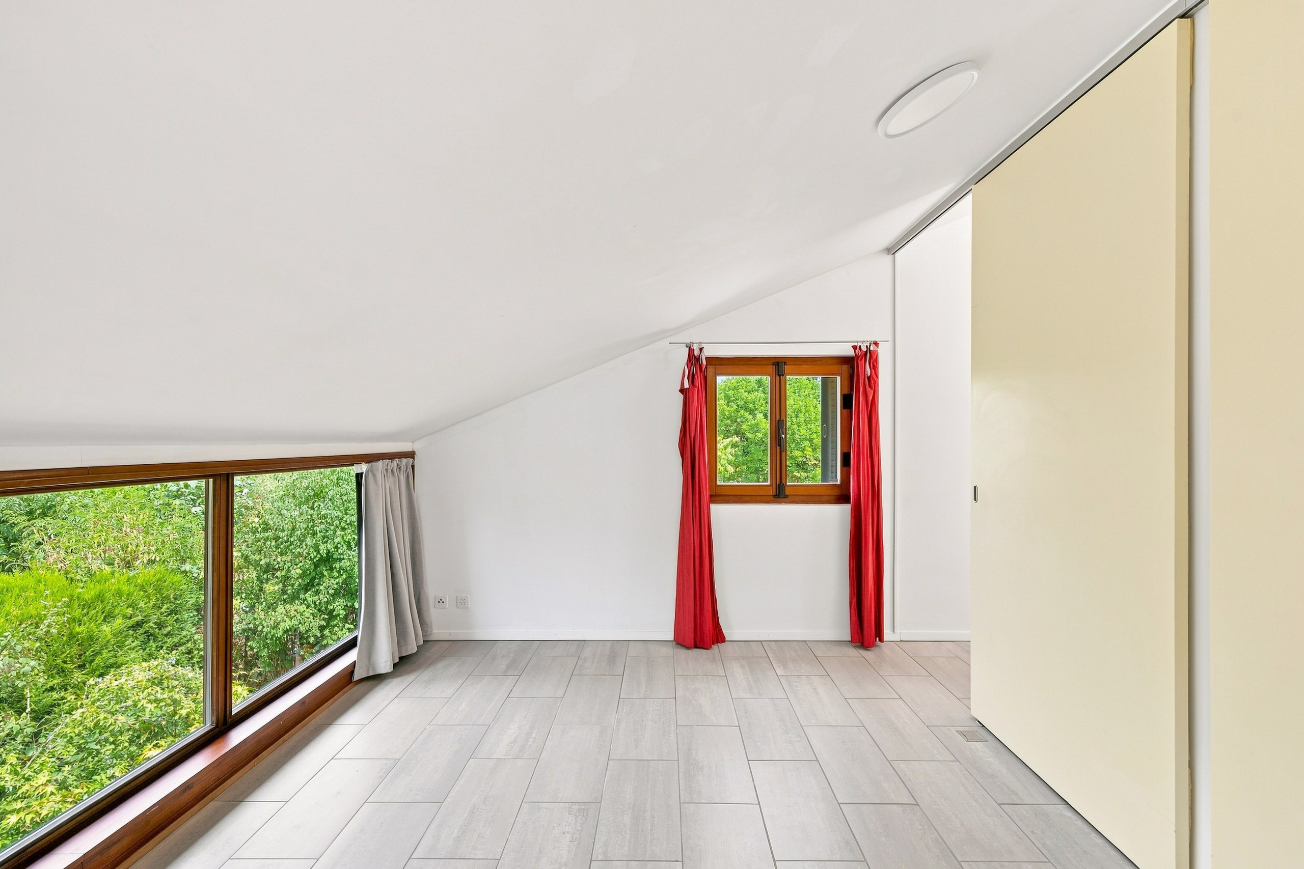 Interior view 8