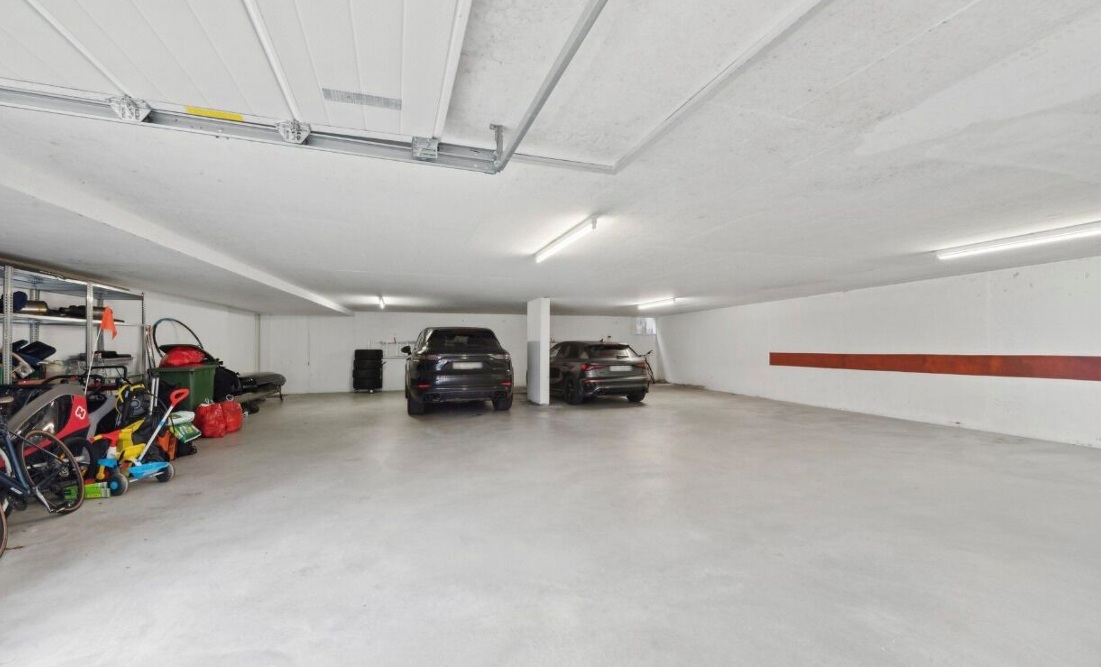 Interior view 2