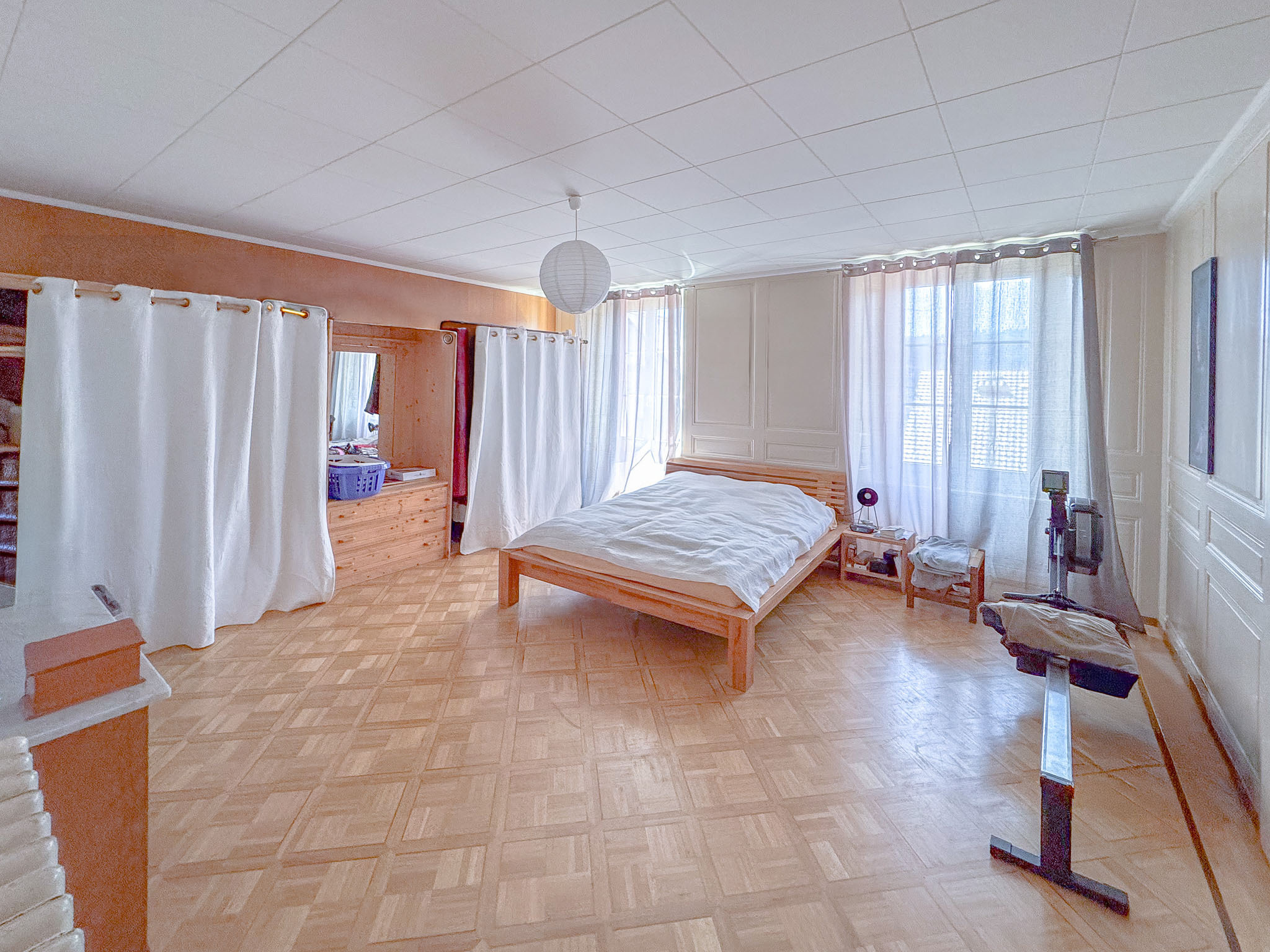 Appartement 6 pces au 1er étage - grande chambre no 1 Appartement 6 pces au 1er étage - grande chambre no 1