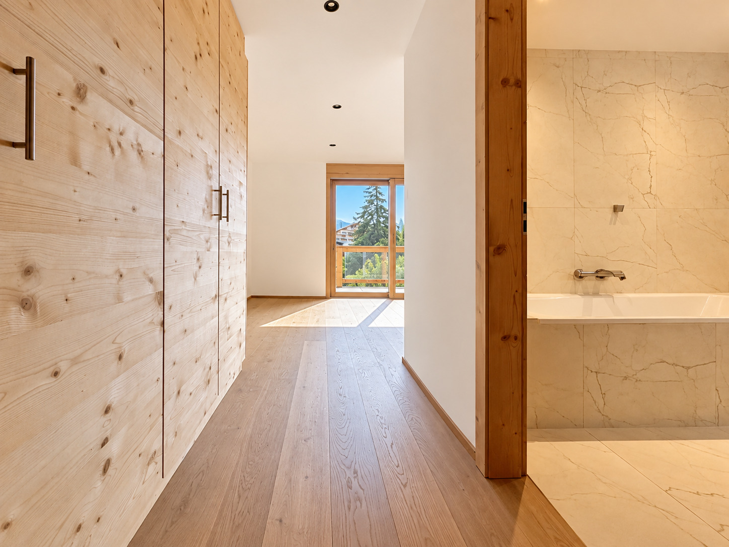 Interior view 8