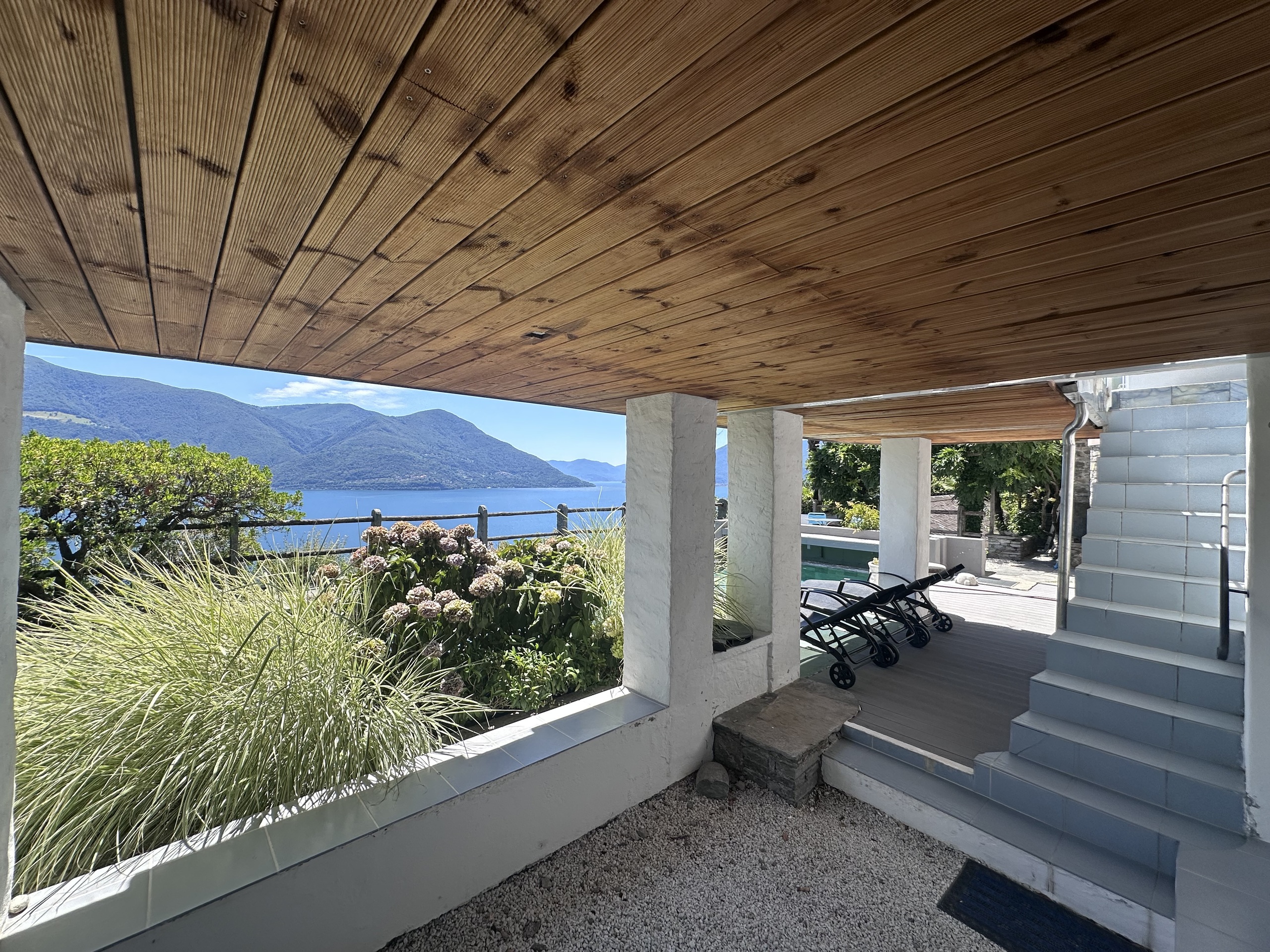 Exterior view 4