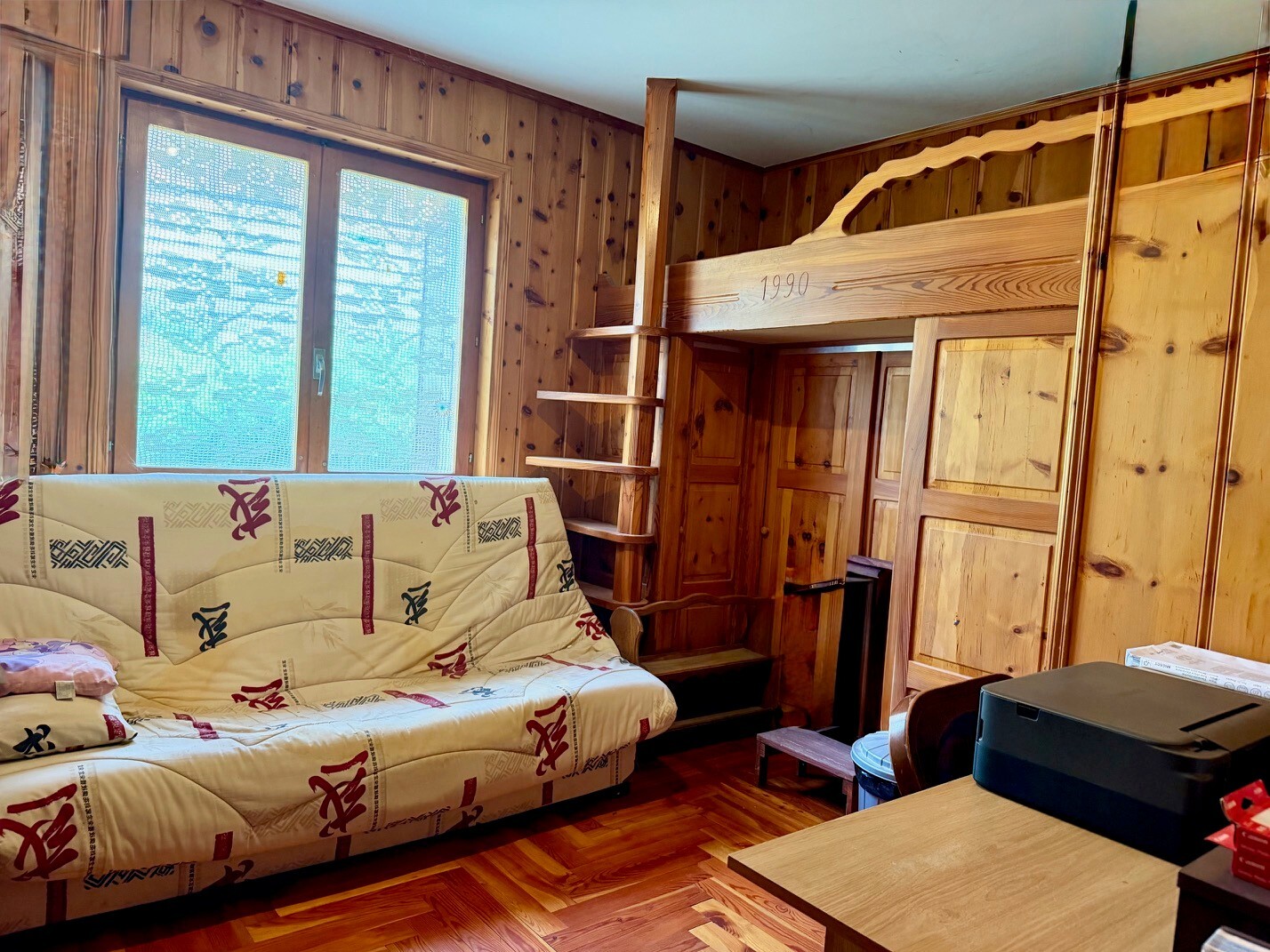 Interior view 4