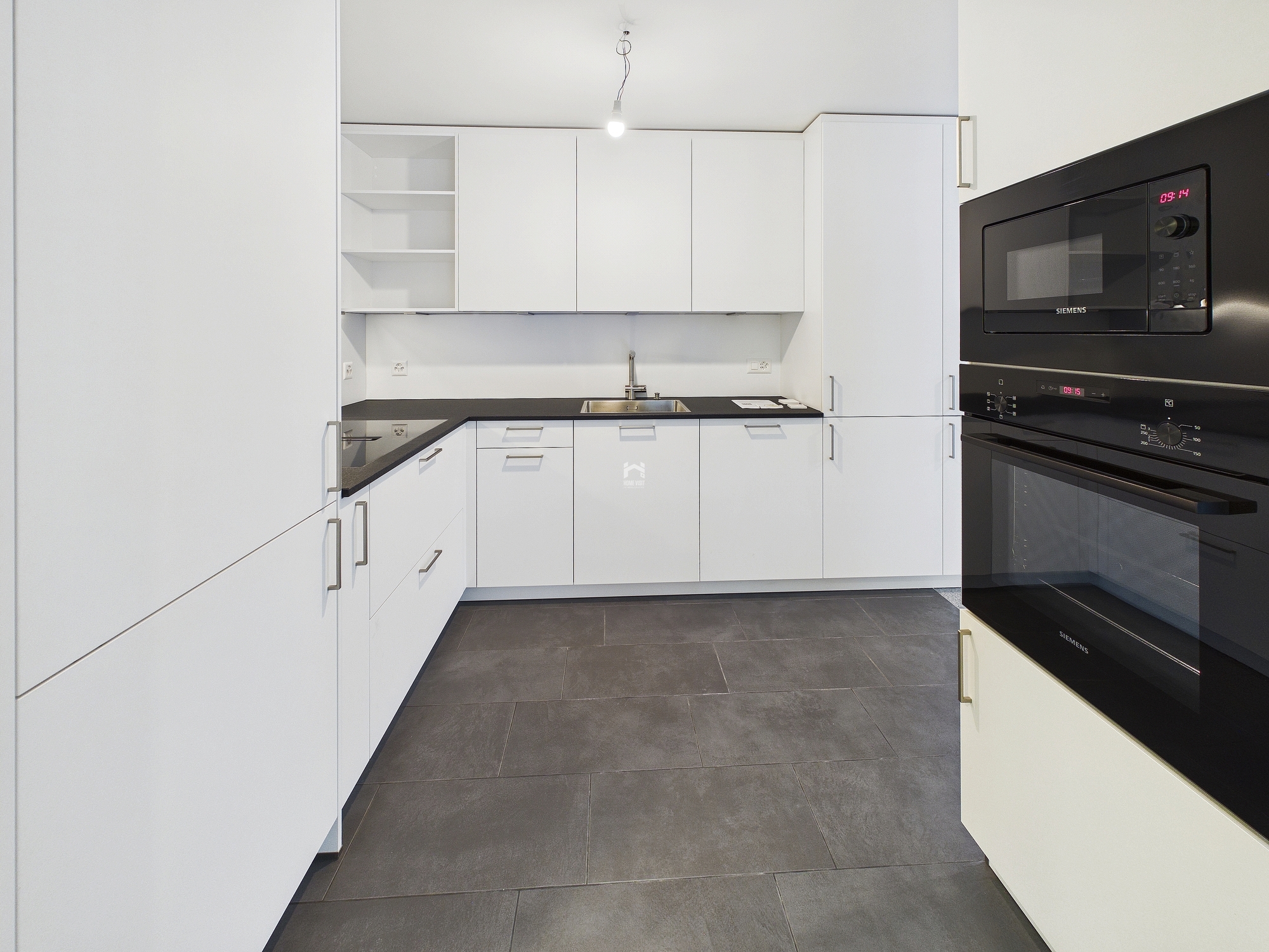 Hochwertige Küche mit modernsten Elektrogeräten Hochwertige Küche mit modernsten Elektrogeräten