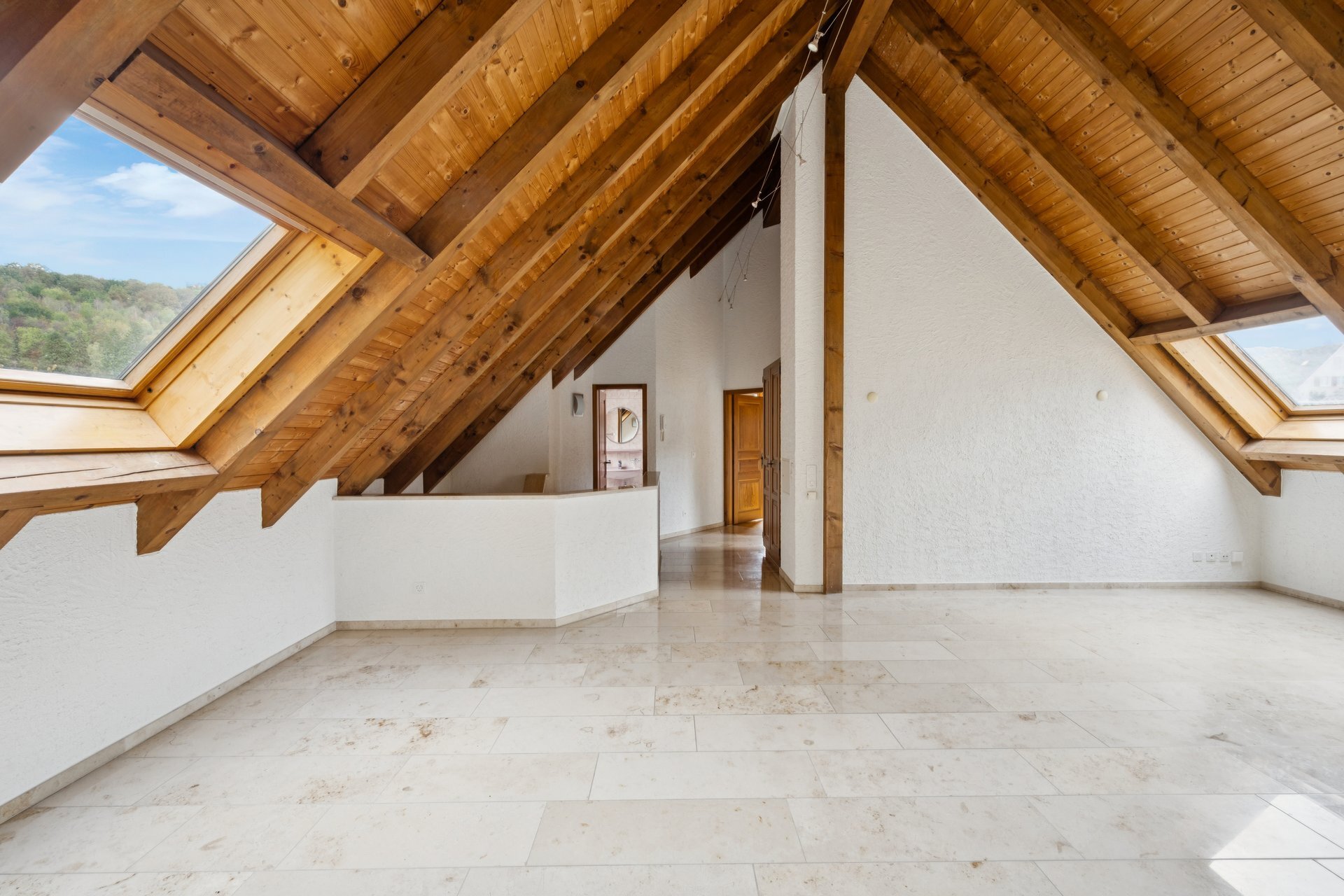 Interior view 4