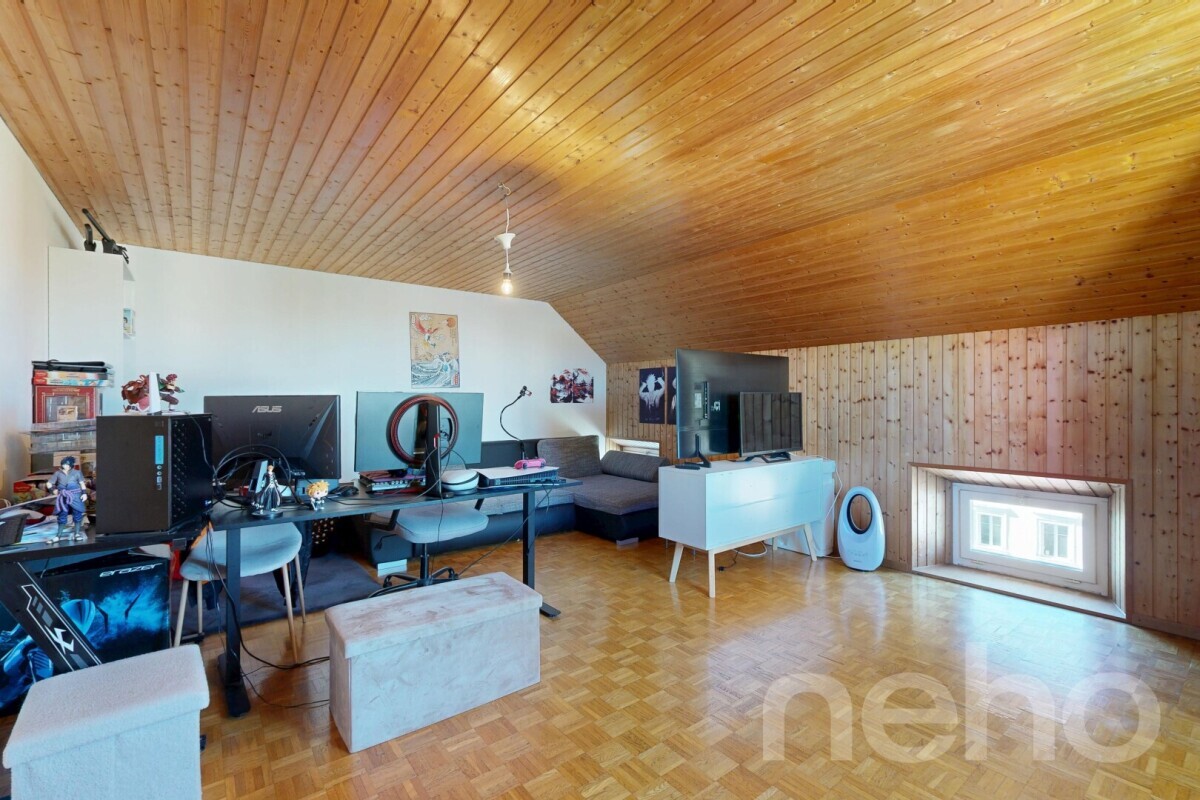 Photo 10