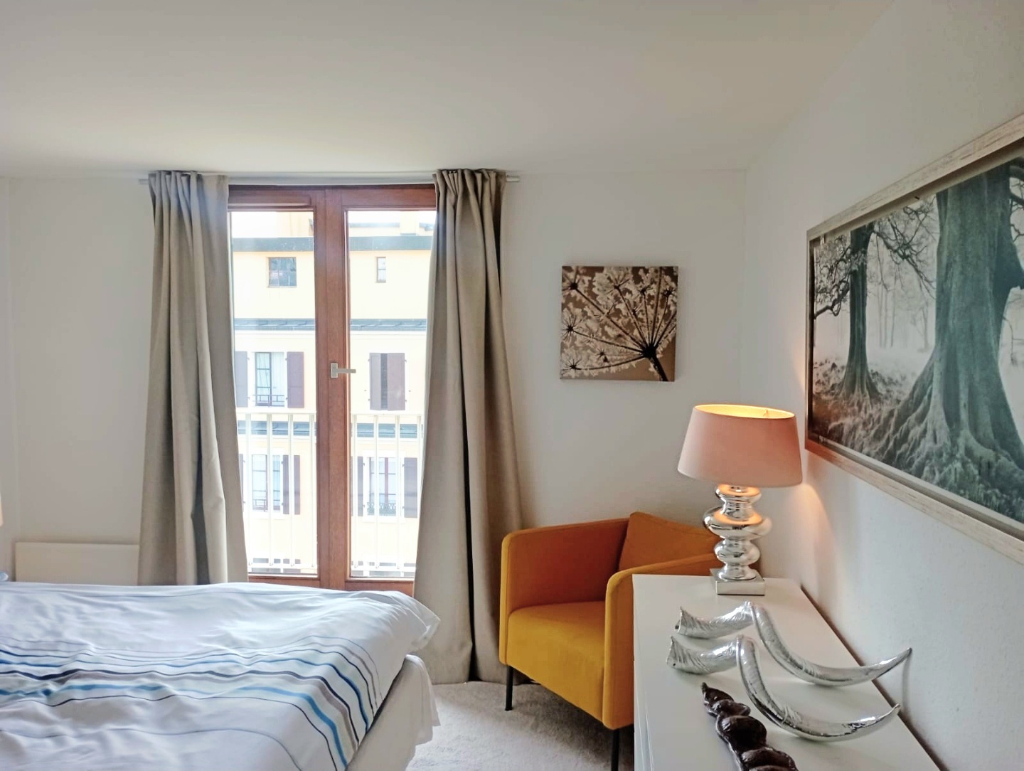 Interior view 4