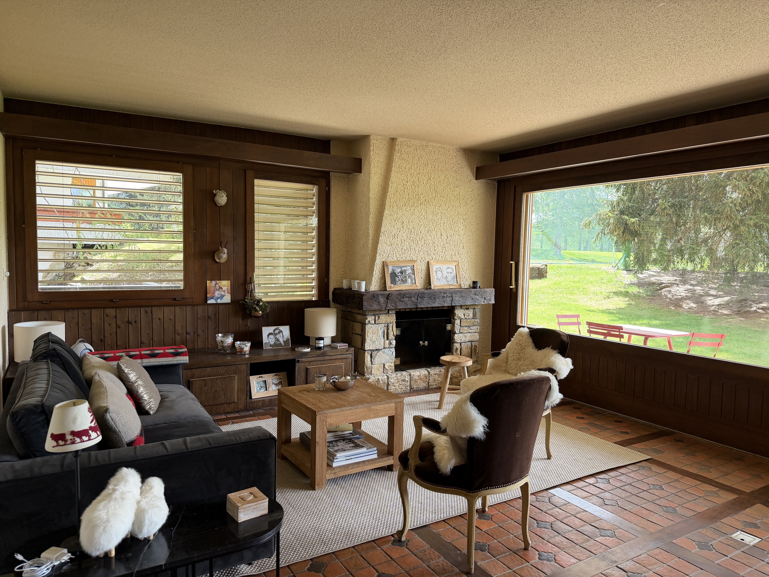 Interior view 9