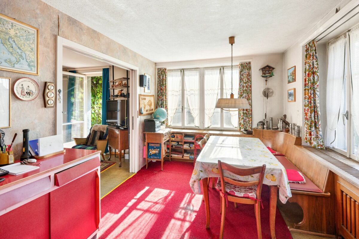 Dieses Esszimmer befindet sich im Obergeschoss. Dieses Esszimmer befindet sich im Obergeschoss.