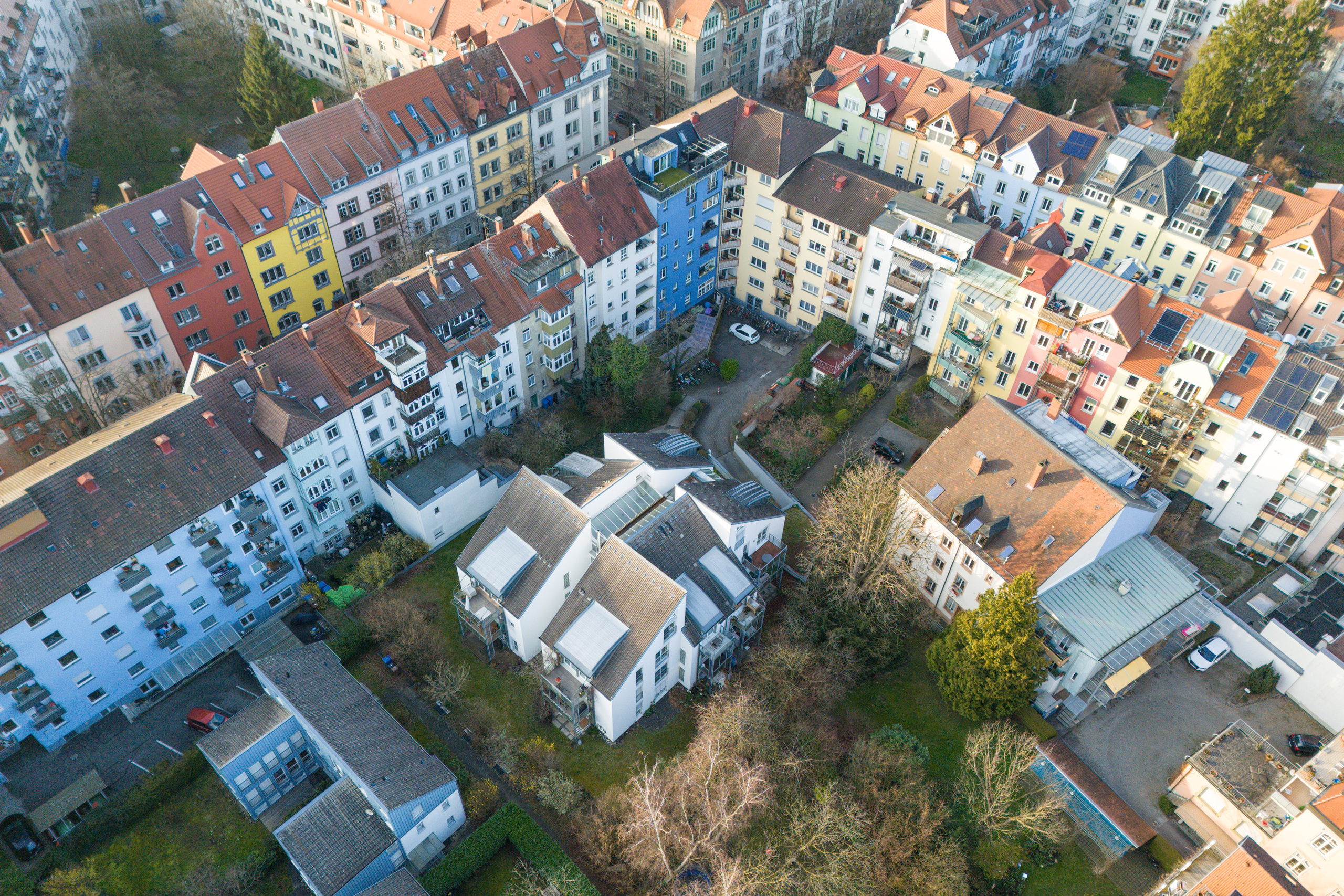 Ruhiges Wohnen an toller Lage in 2. Reihe mit städtischen Ausblick vom Balkon. Ruhiges Wohnen an toller Lage in 2. Reihe mit städtischen Ausblick vom Balkon.