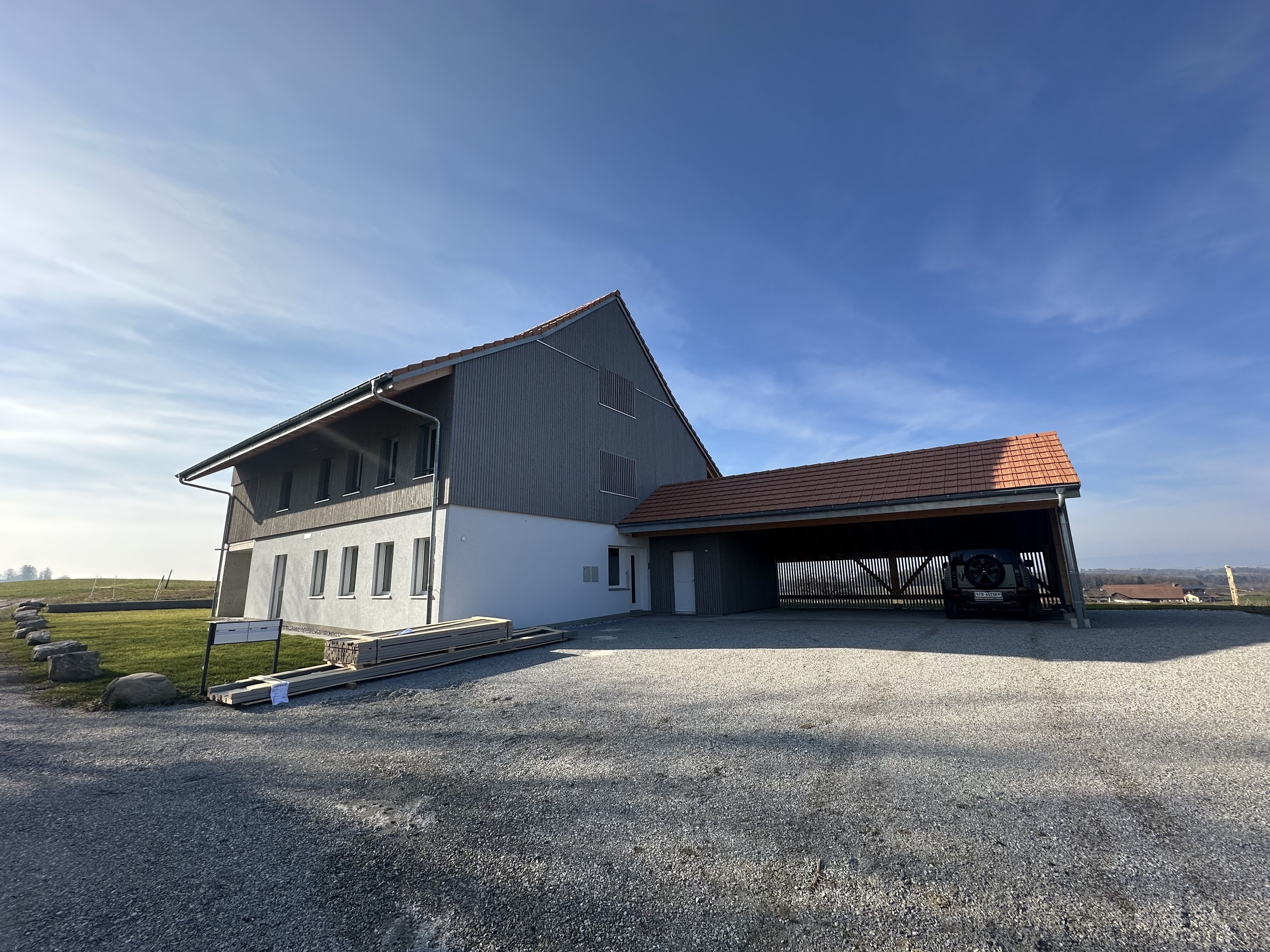 Place et couvert à voitures Place et couvert à voitures