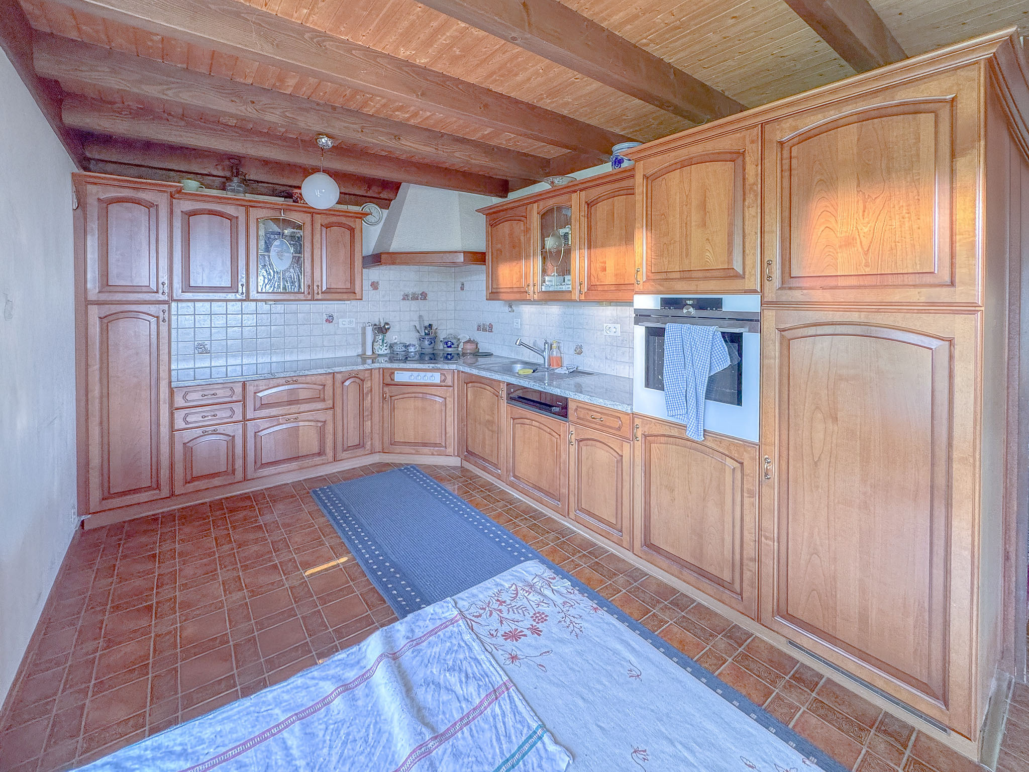 Rez : cuisine agencée ouverte