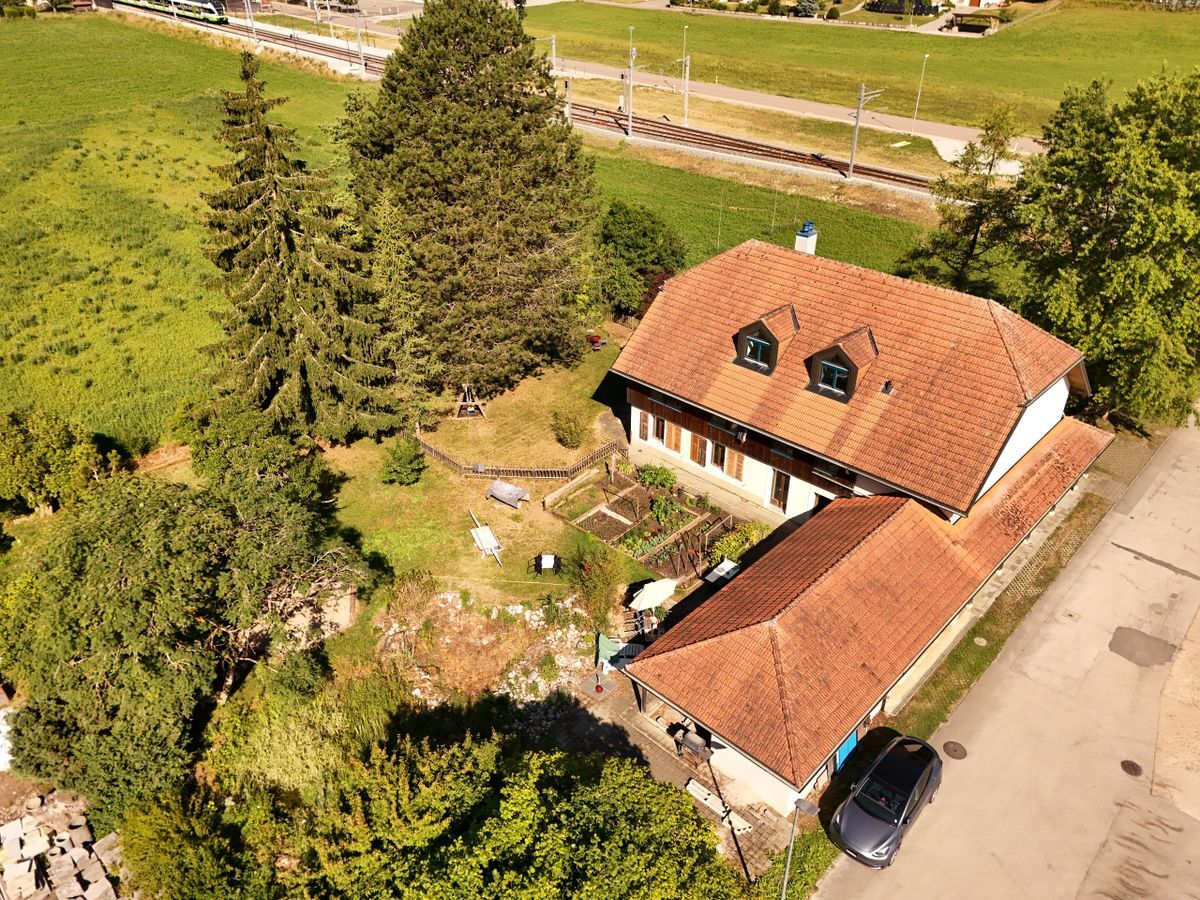 Photo 1