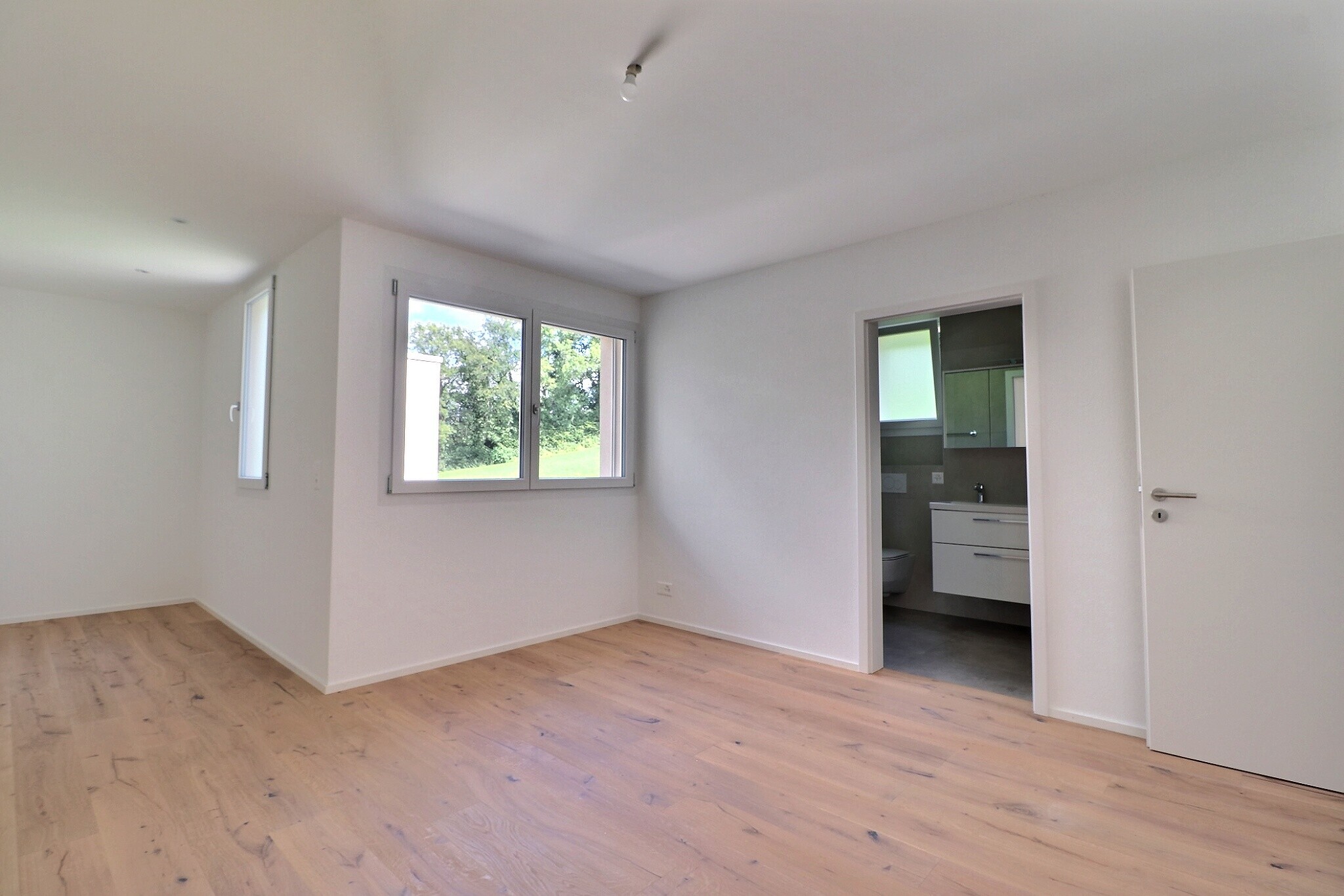 Chambre à coucher avec salle de bain privative