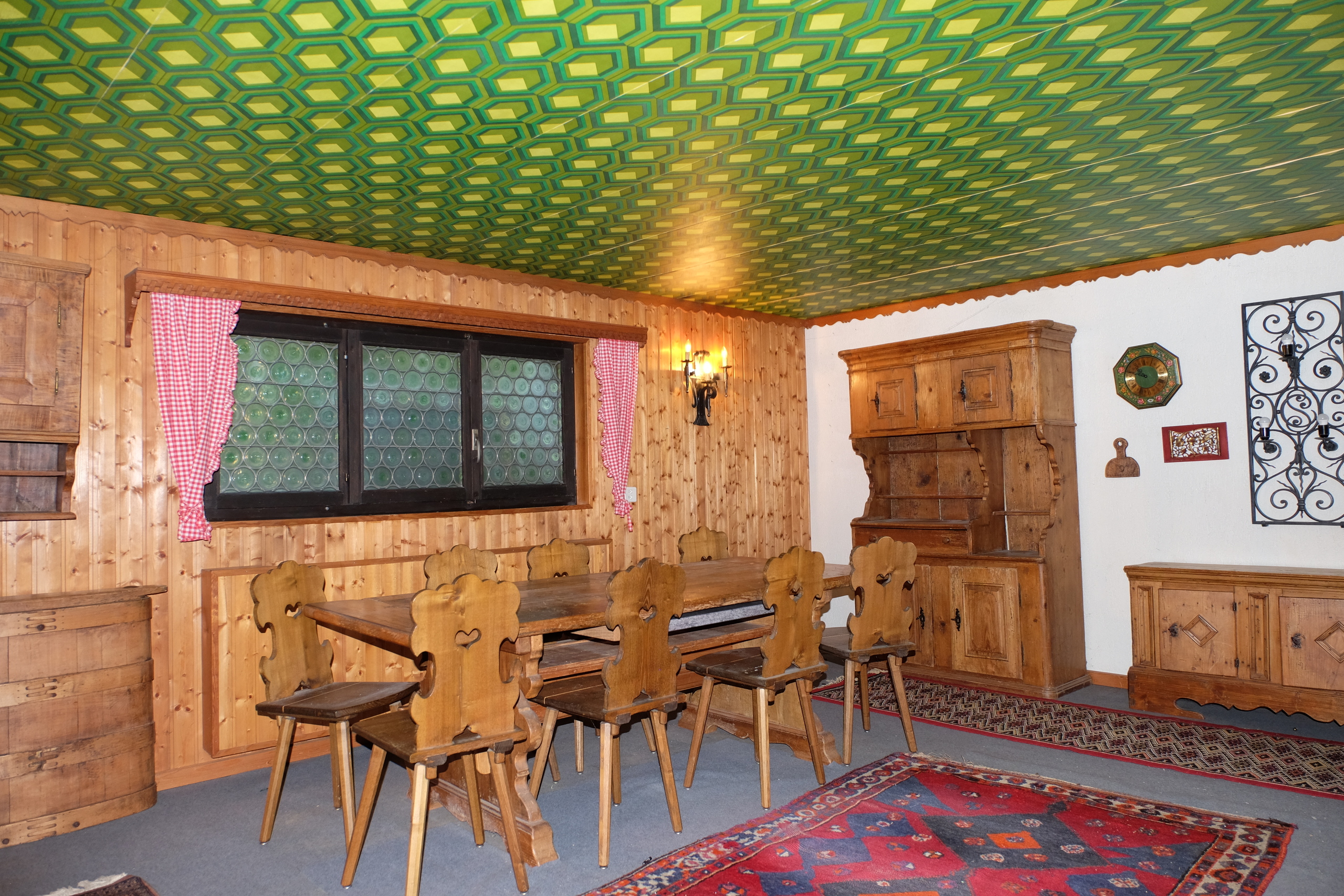 Hobbyraum(Schindelbar im UG) Hobbyraum(Schindelbar im UG)