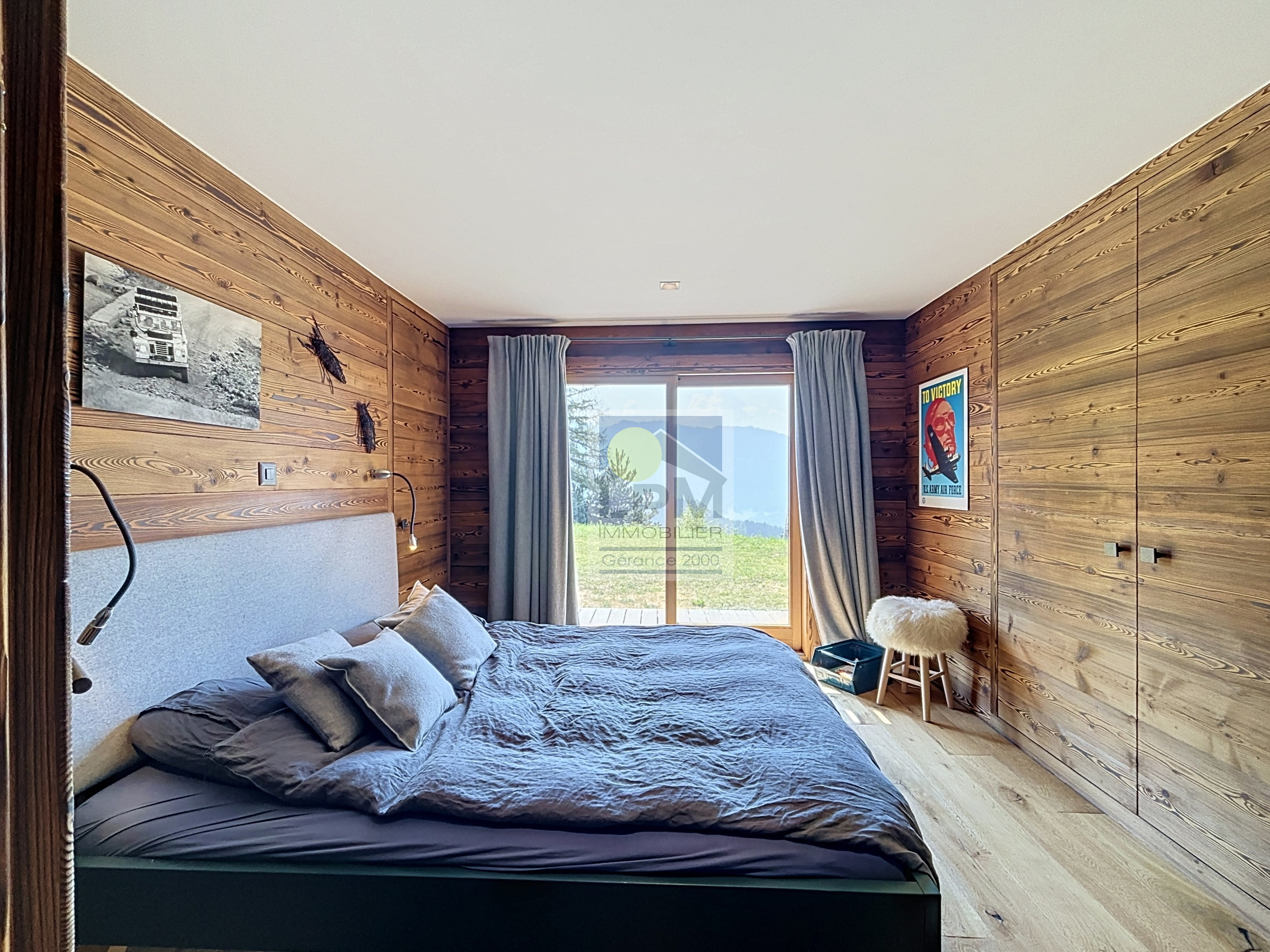 Interior view 10