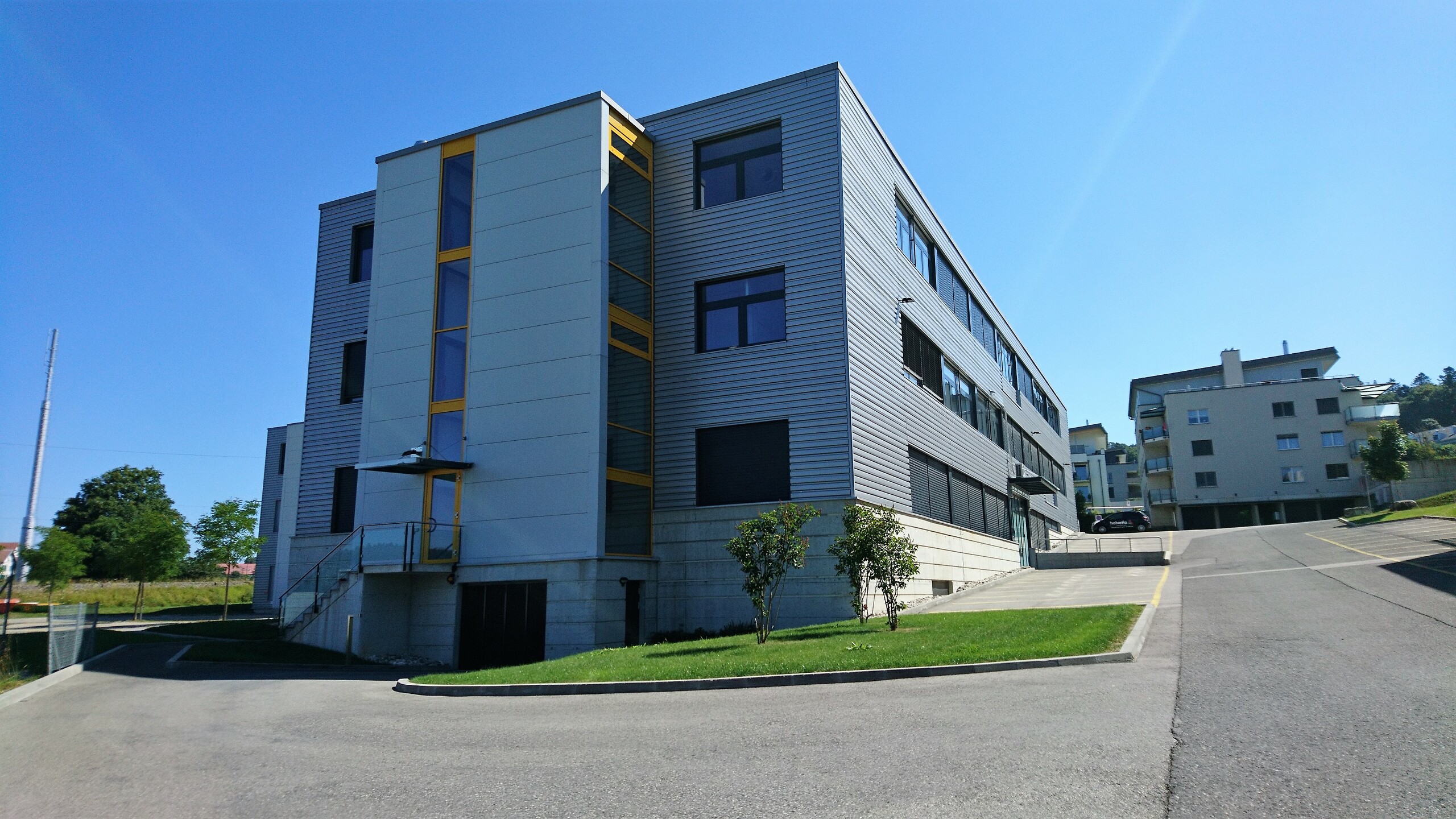 Photo 1