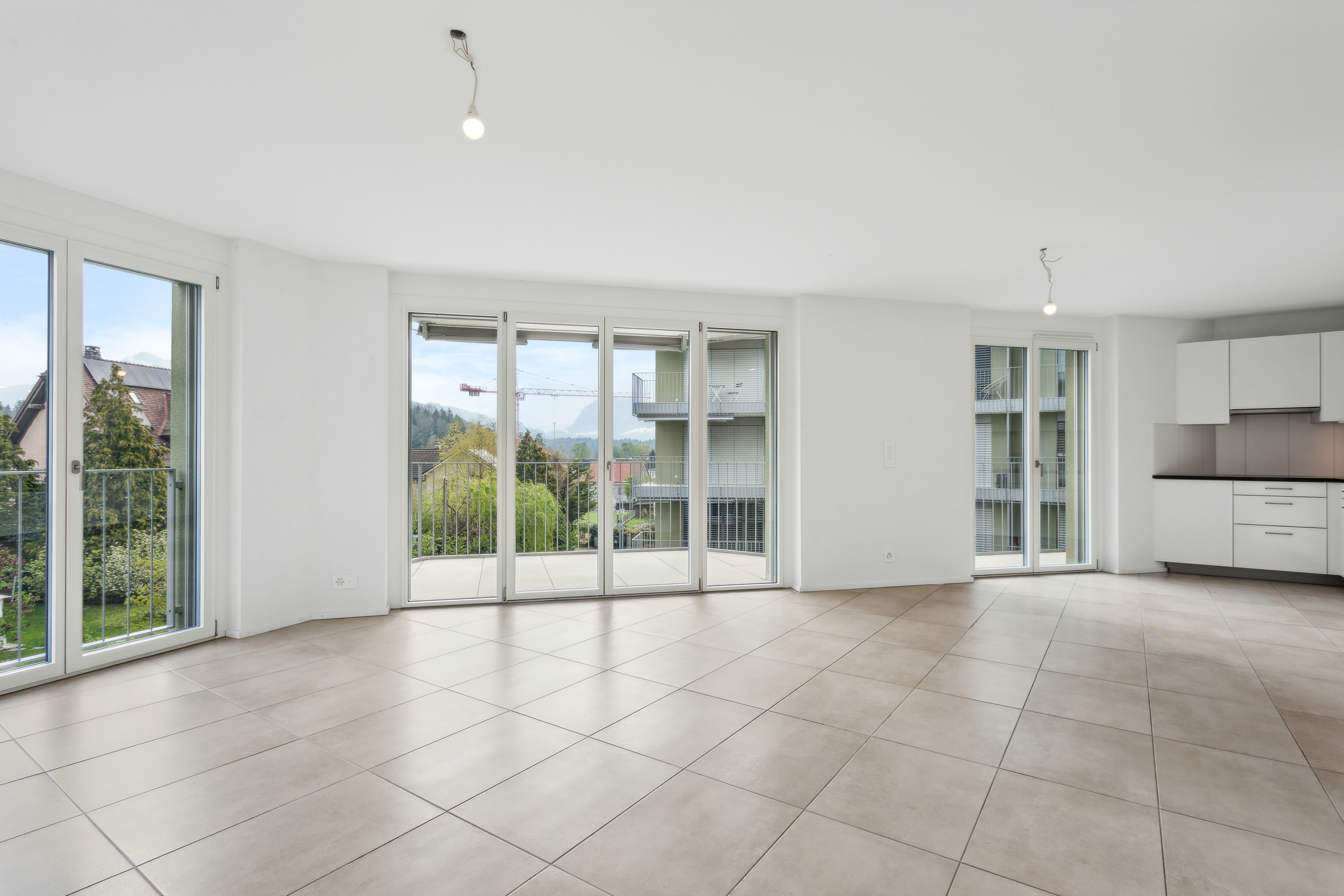 Lichtdurchflutetes Wohnzimmer