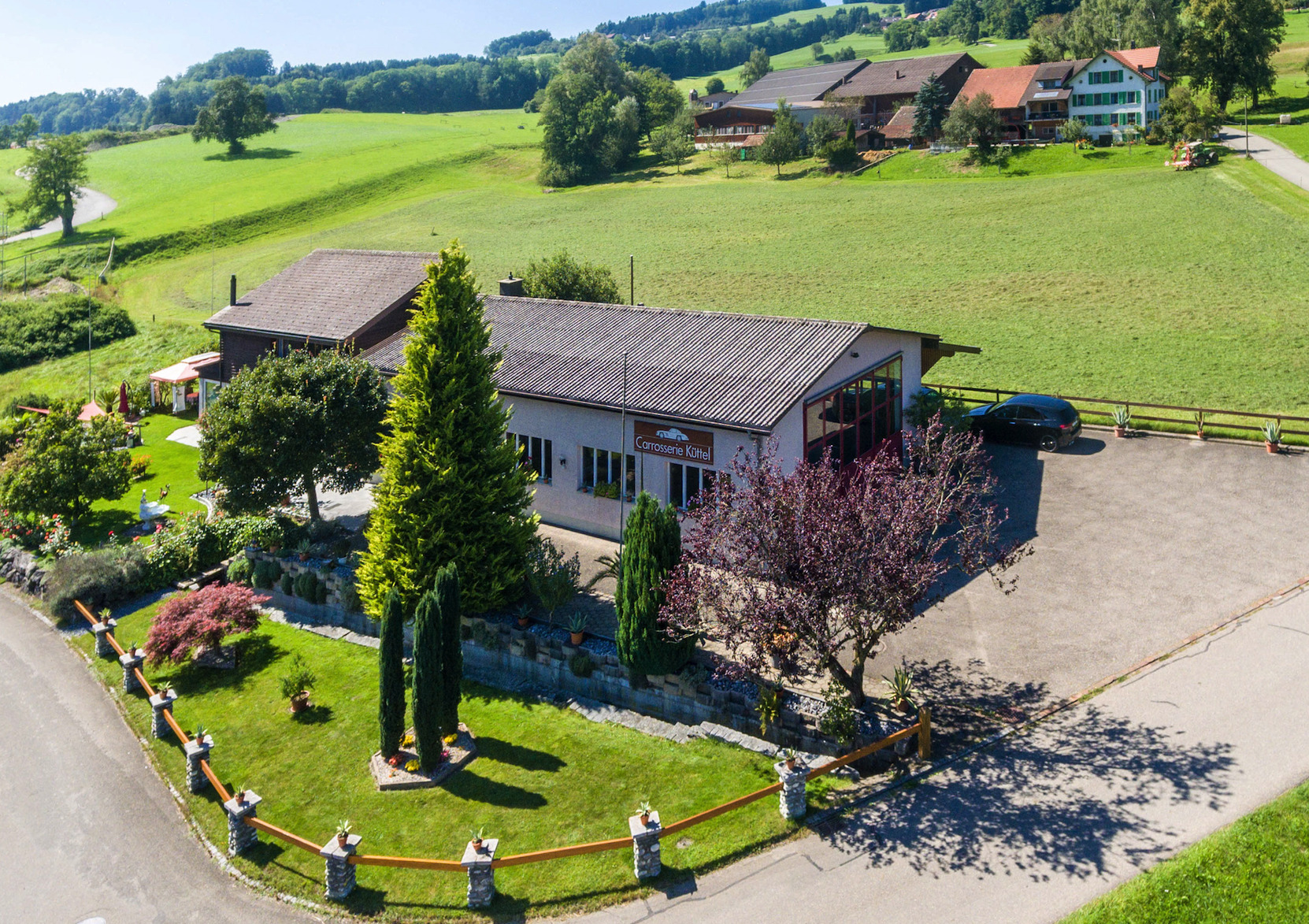 Wohnhaus mit Werstatthalle