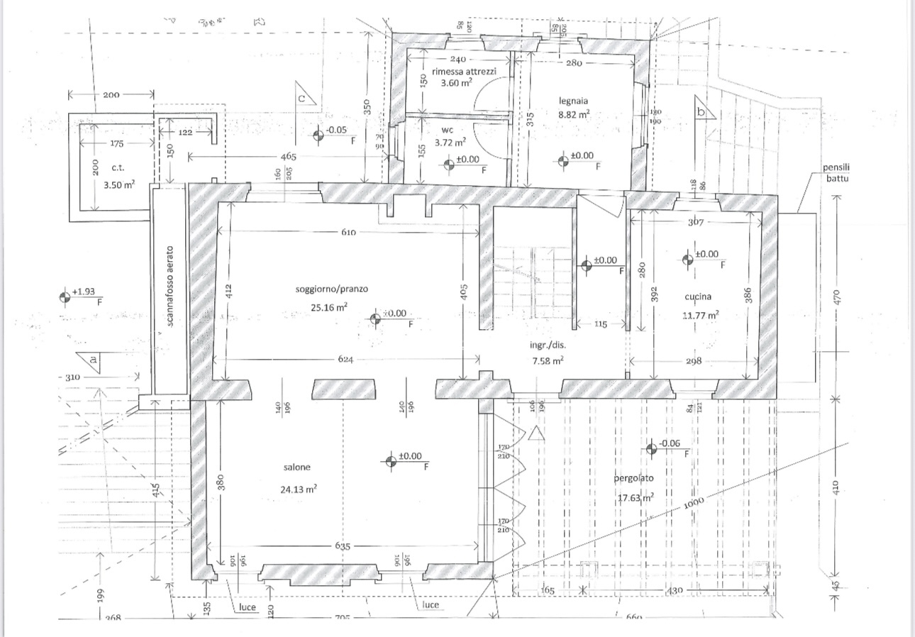 Erdgeschoss im Haupthaus Erdgeschoss im Haupthaus