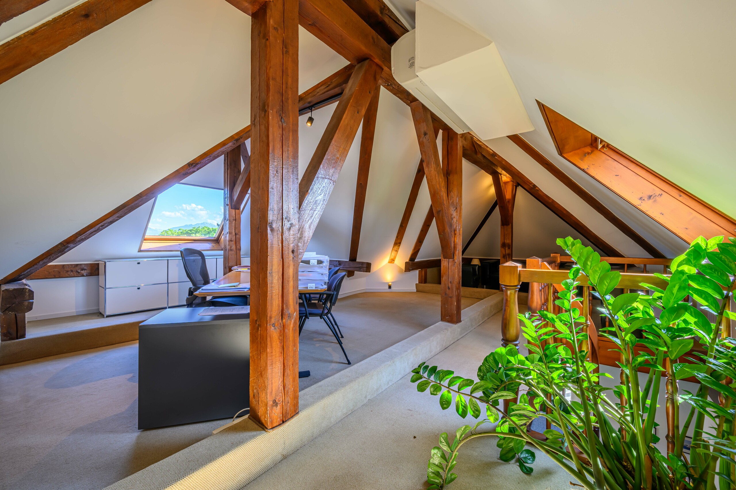 Interior view 9