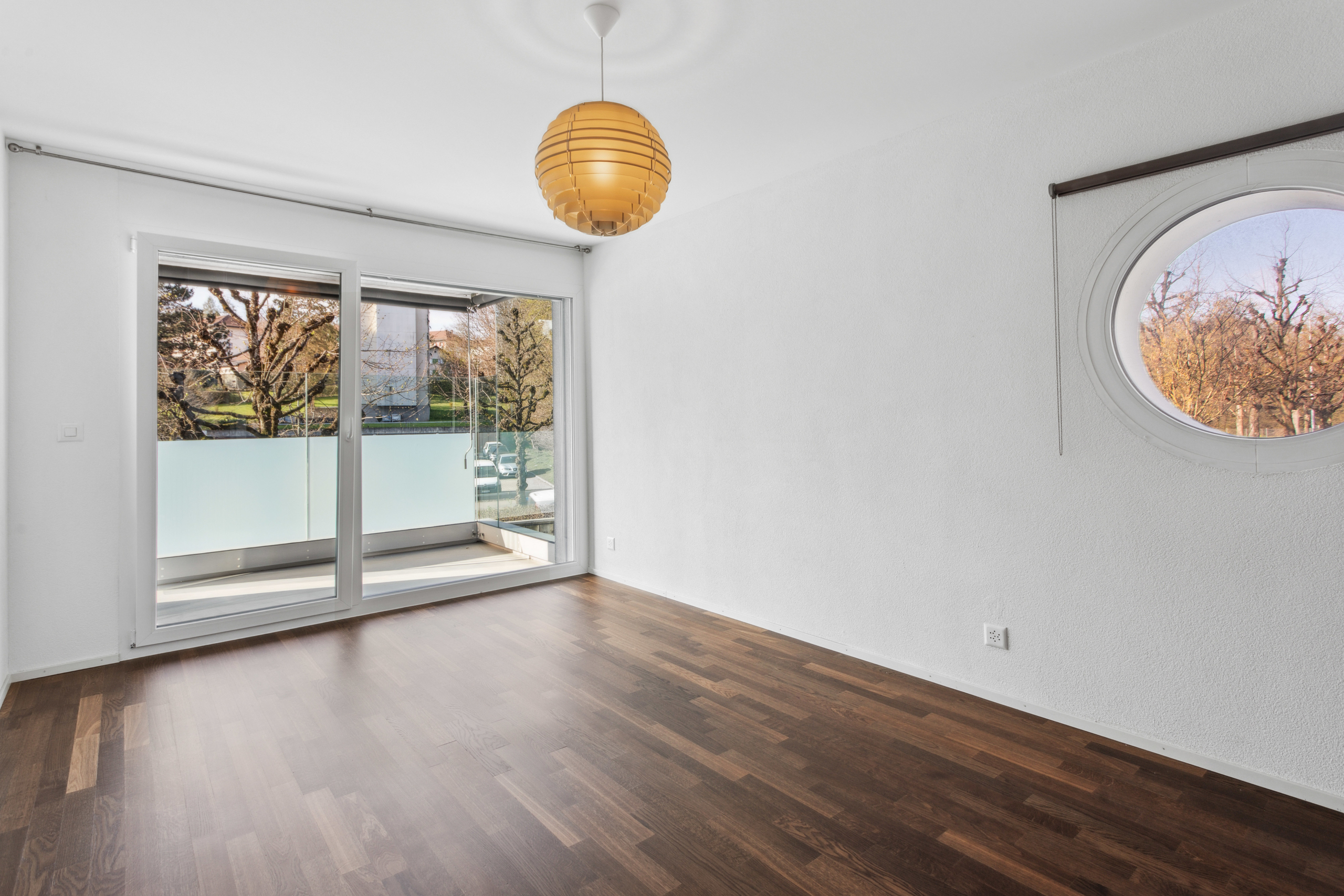 Elternschlafzimmer mit Zugang zum Balkon Elternschlafzimmer mit Zugang zum Balkon