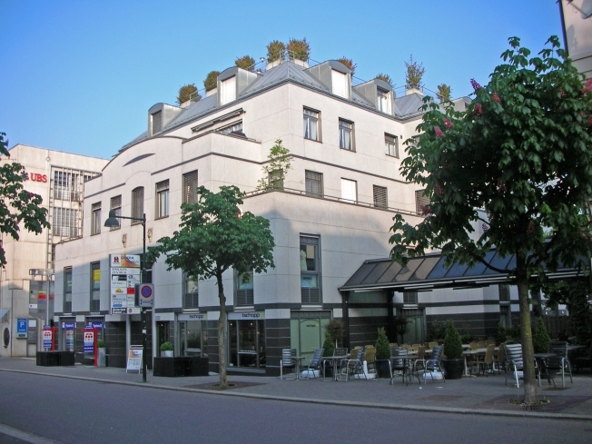 Photo 1