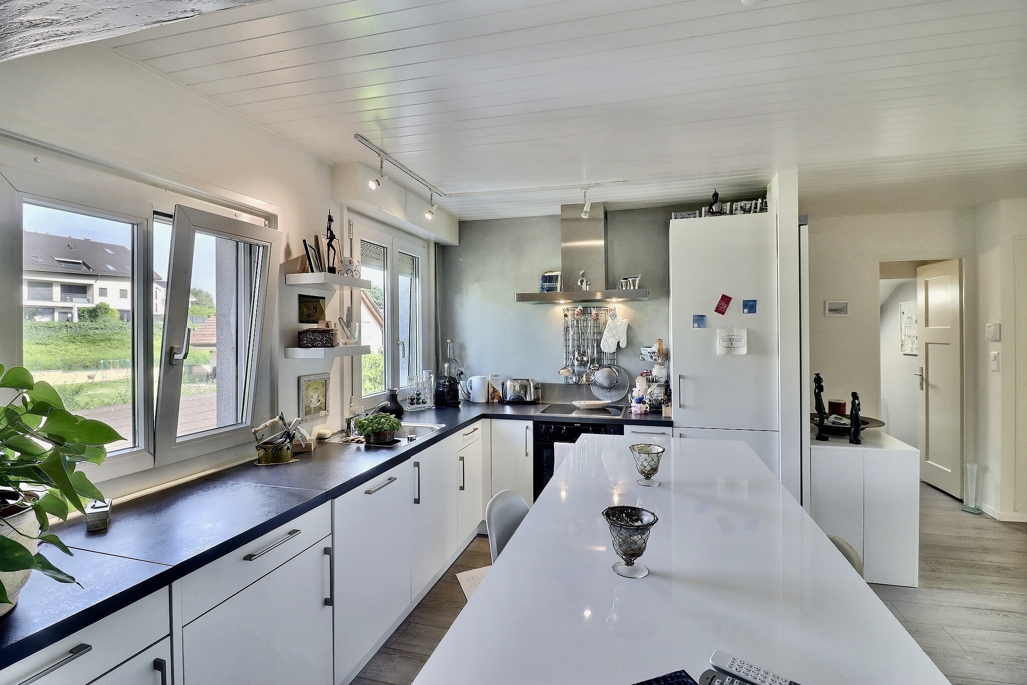 Interior view 8