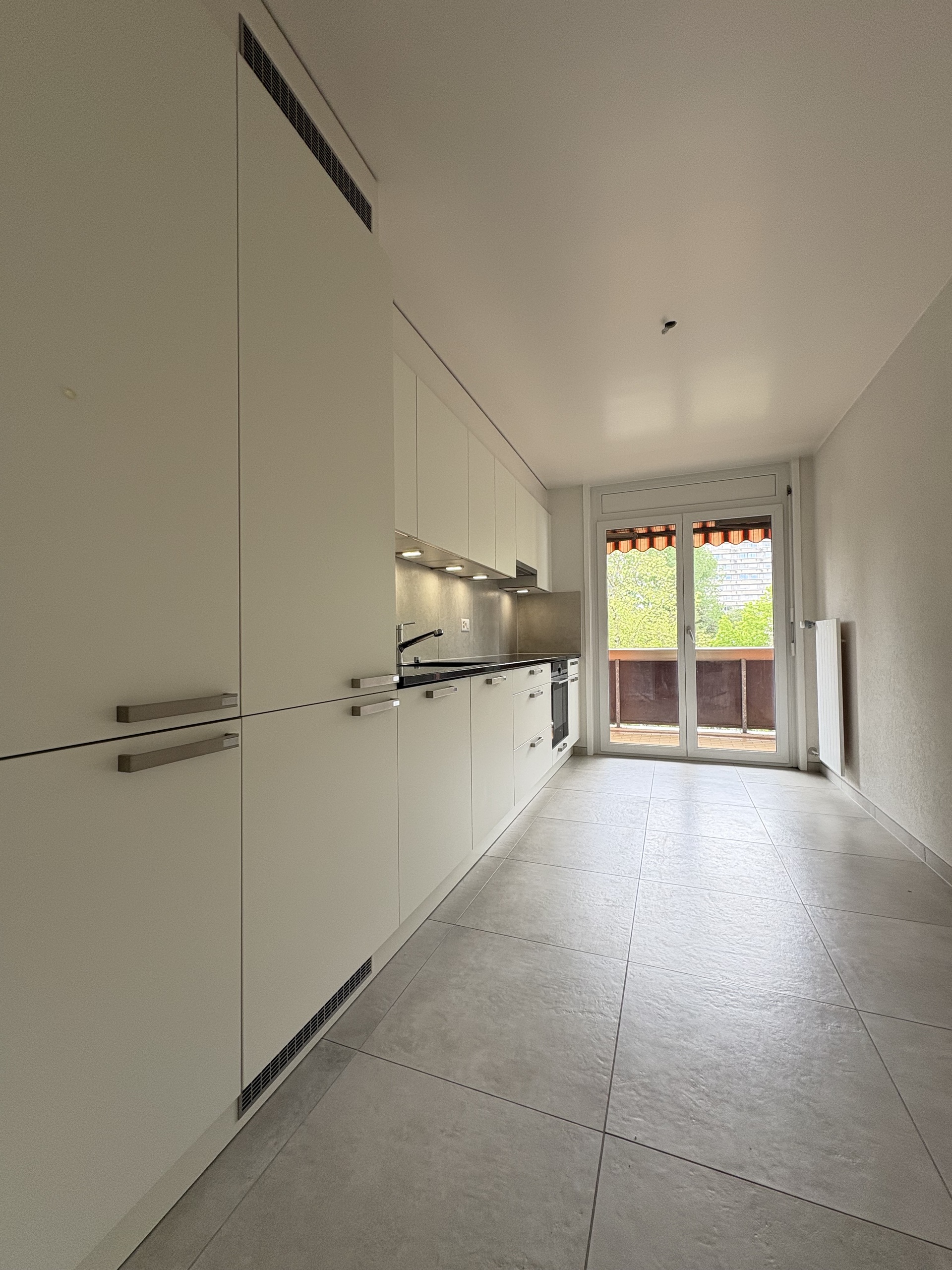 Interior view 9