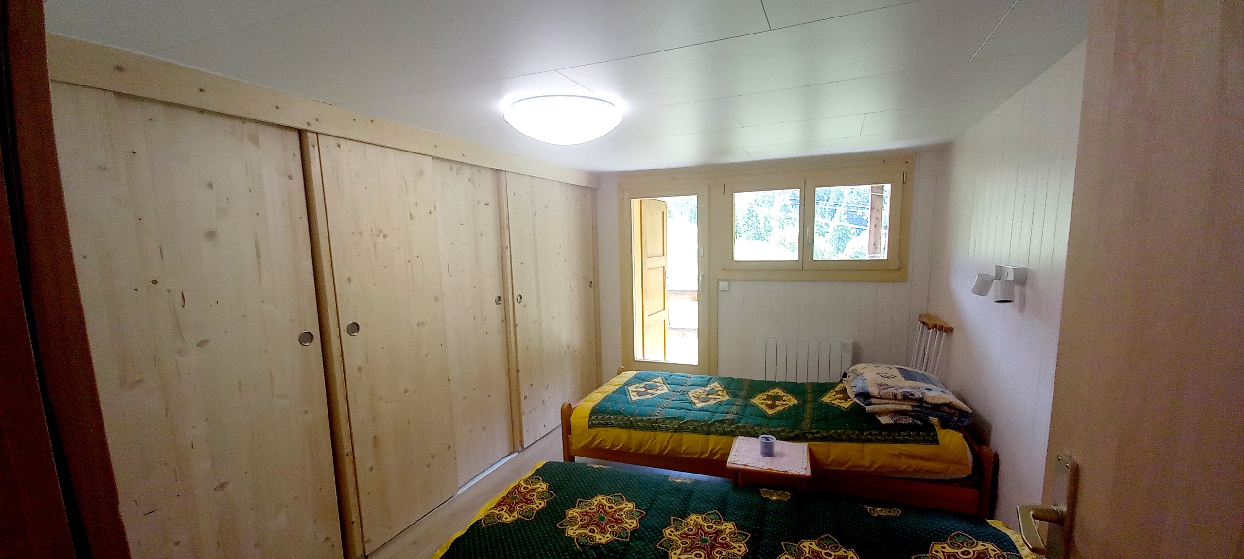 Grande chambre à coucher double (rez) Grande chambre à coucher double (rez)