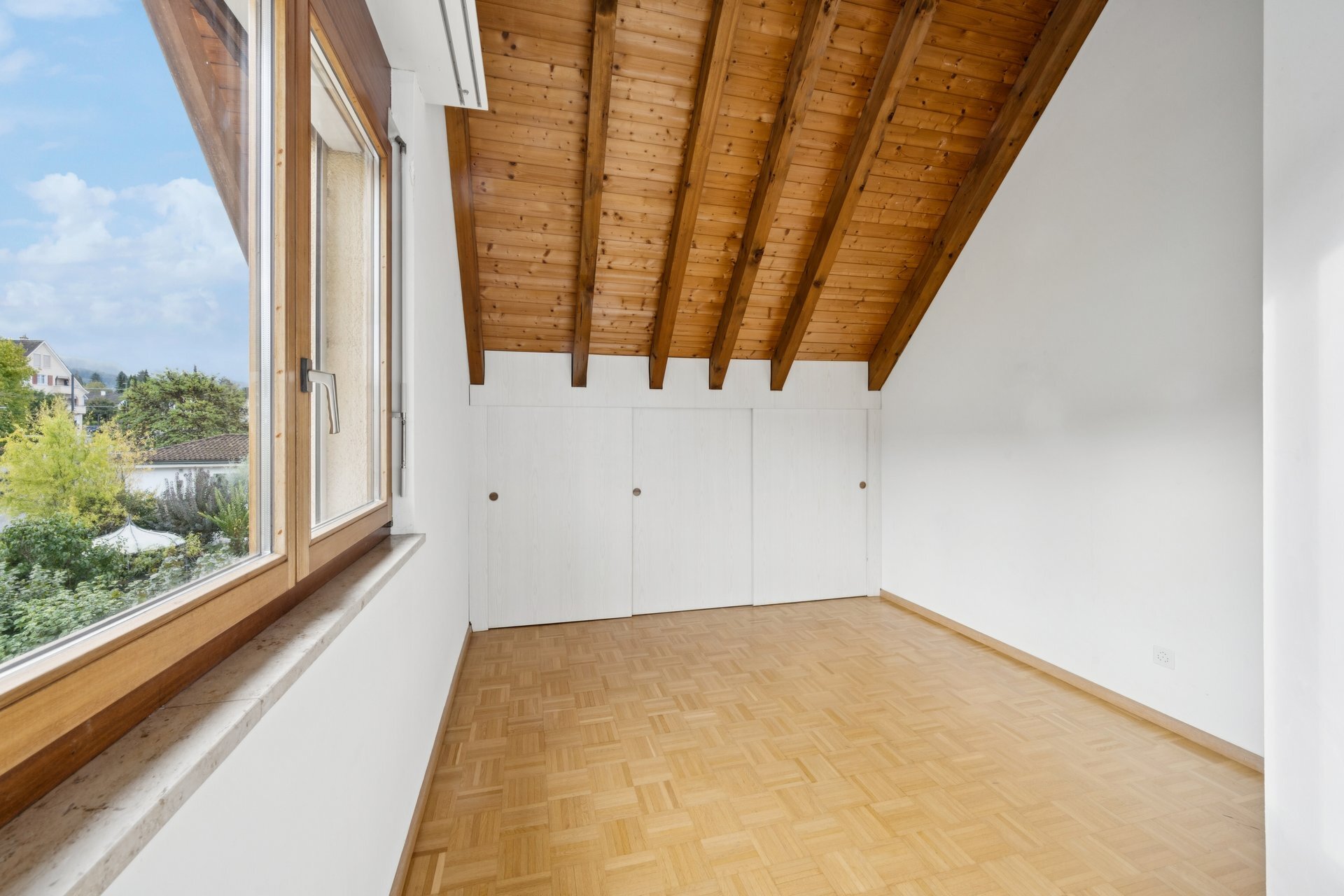 Interior view 6