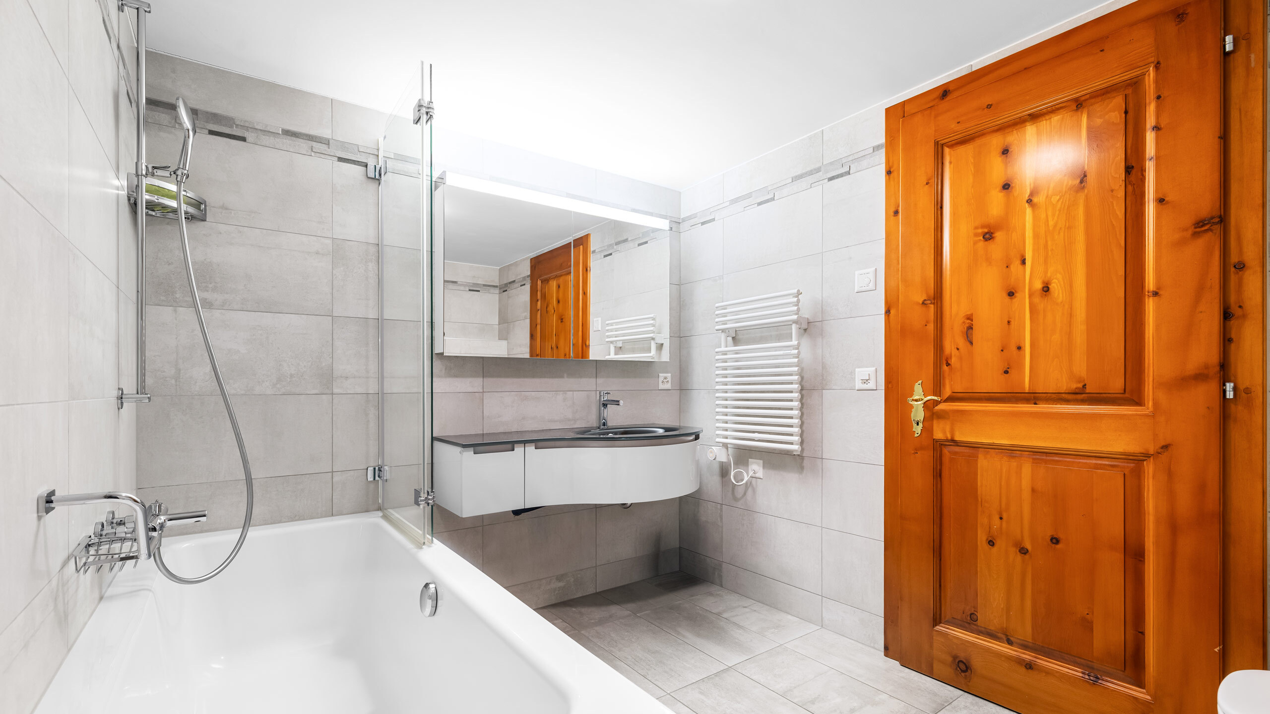 Salle de bain séparée - Vue 1 Salle de bain séparée - Vue 1