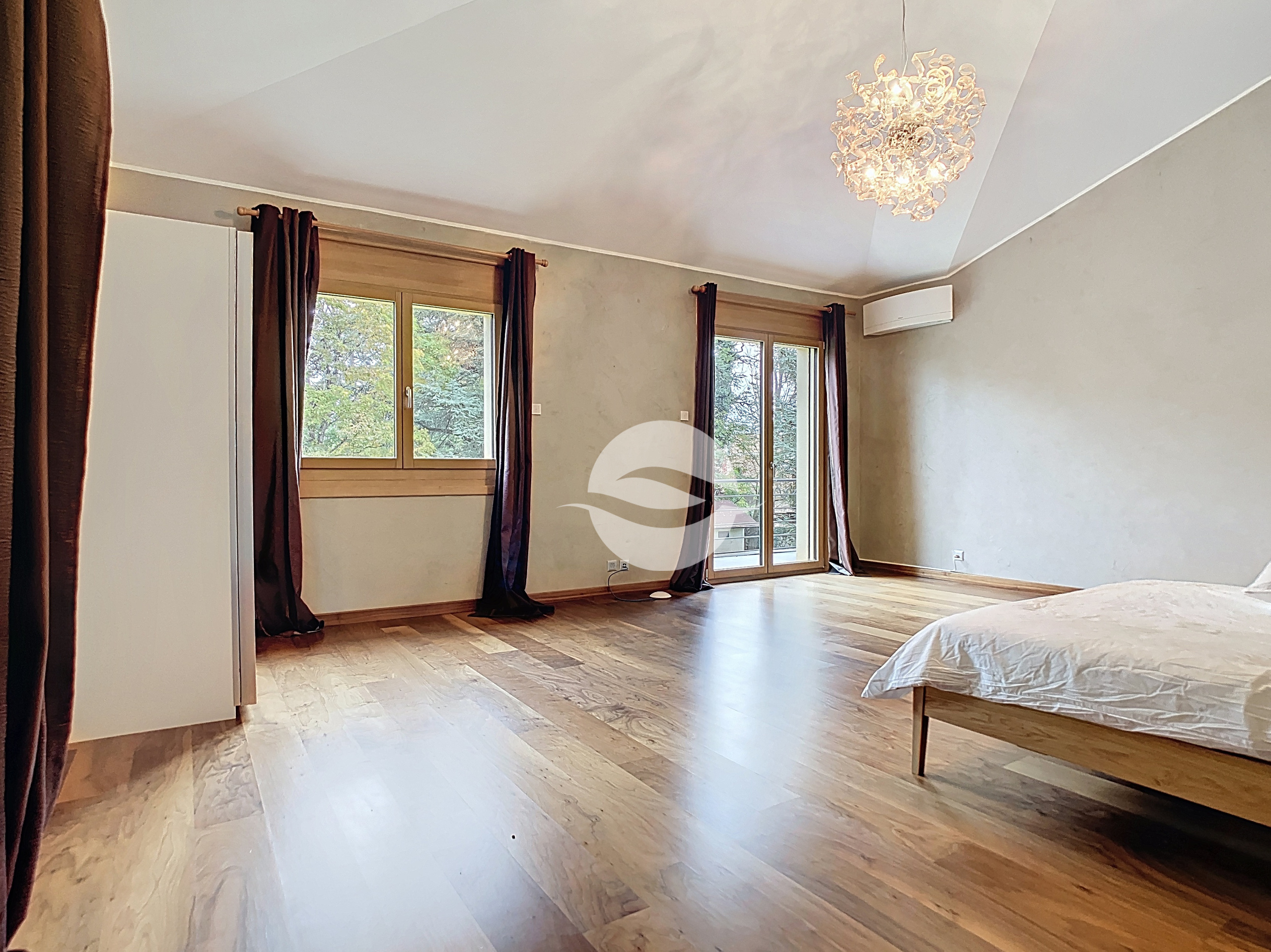 1er : Suite parentale avec dressing et balcon