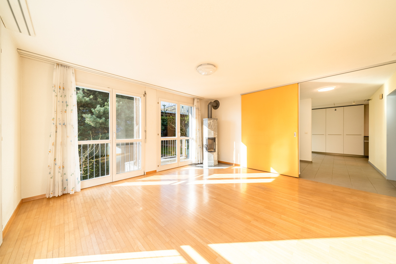 Grosszügiges Wohnzimmer